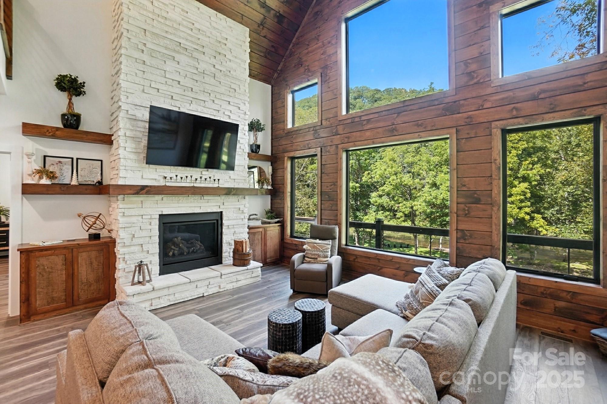 727 Riverwind Drive