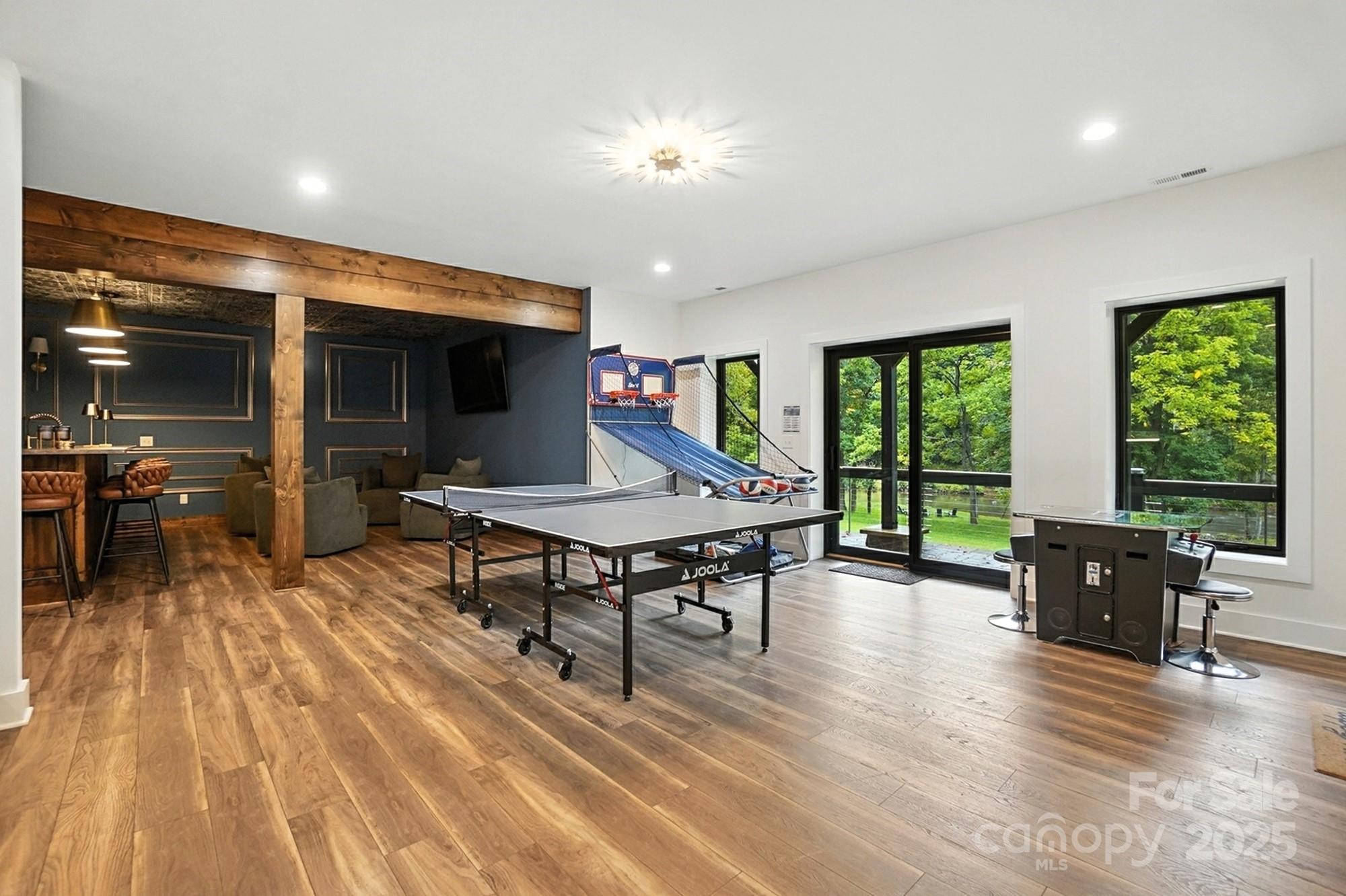 727 Riverwind Drive