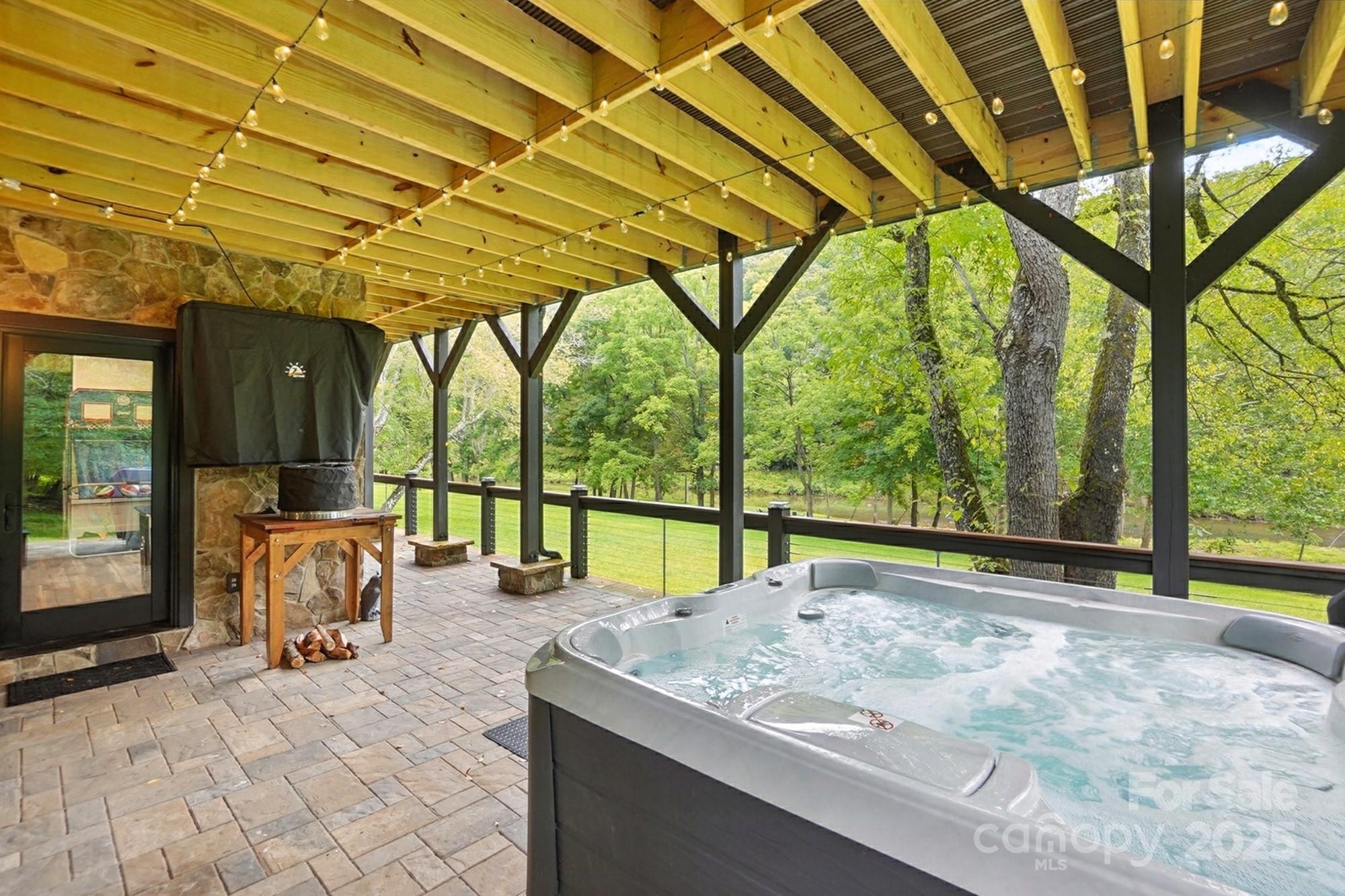 727 Riverwind Drive