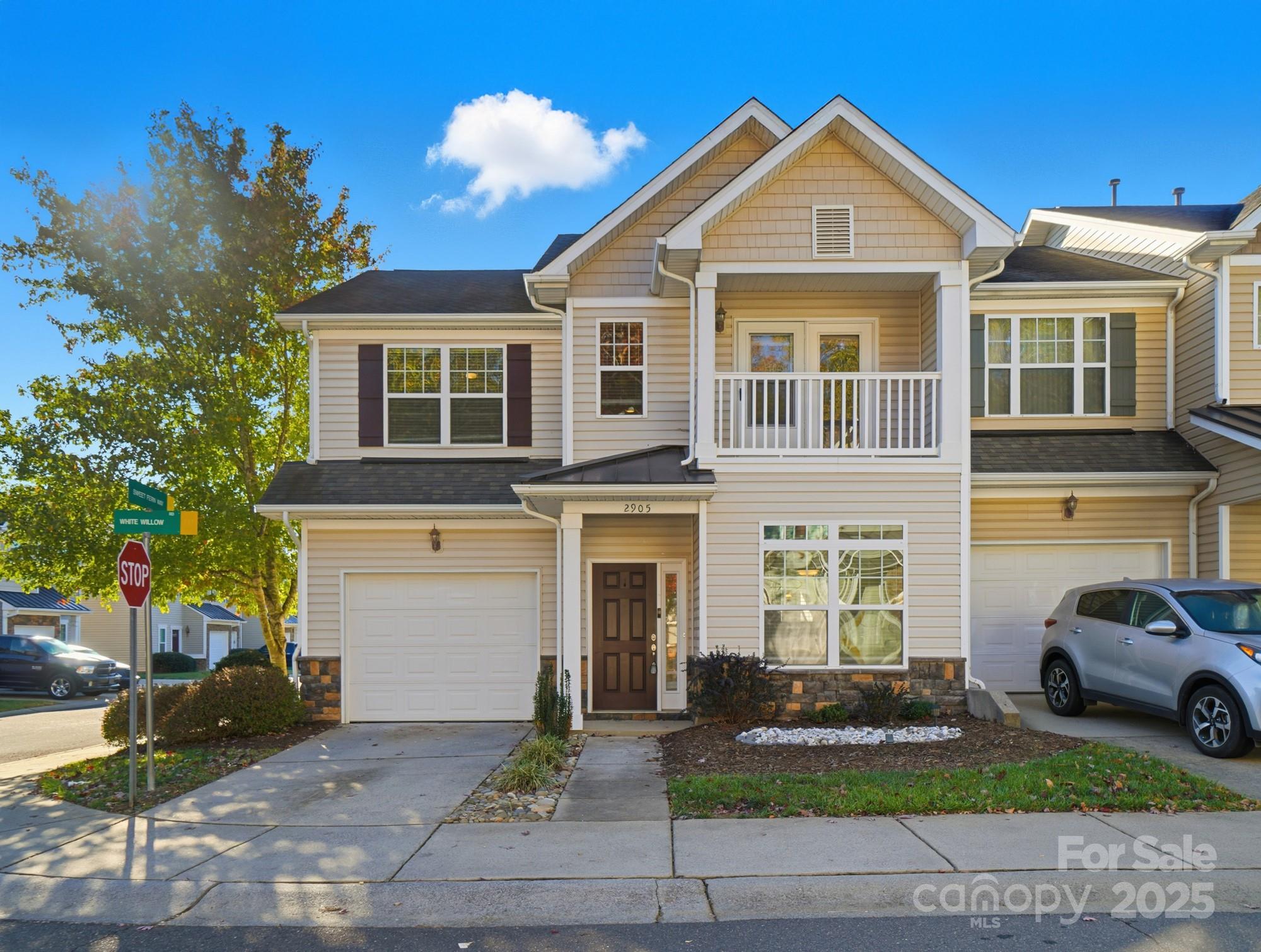 2905 White Willow Road