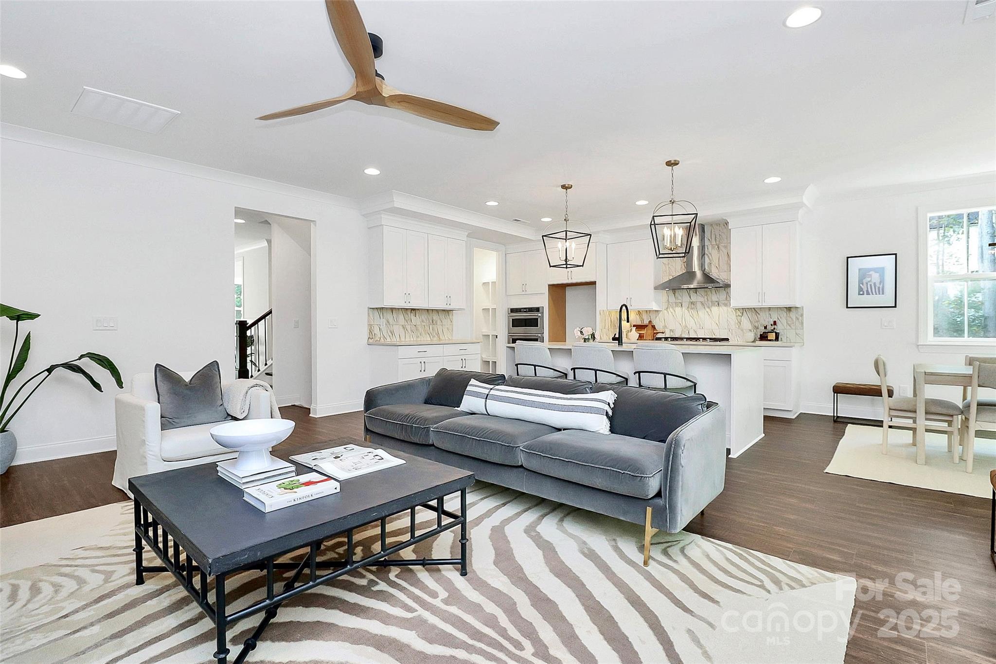 4315 Palm Drive