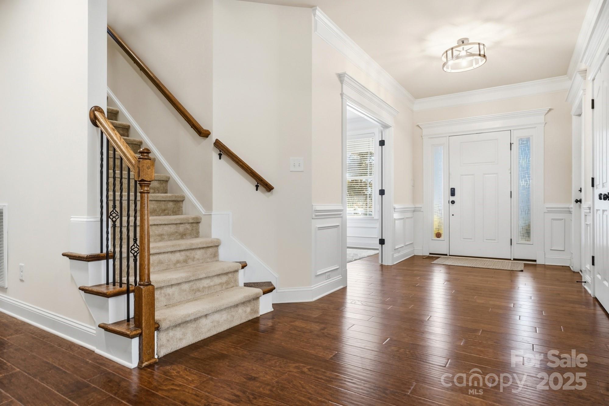 121 Skip Jack Point Court