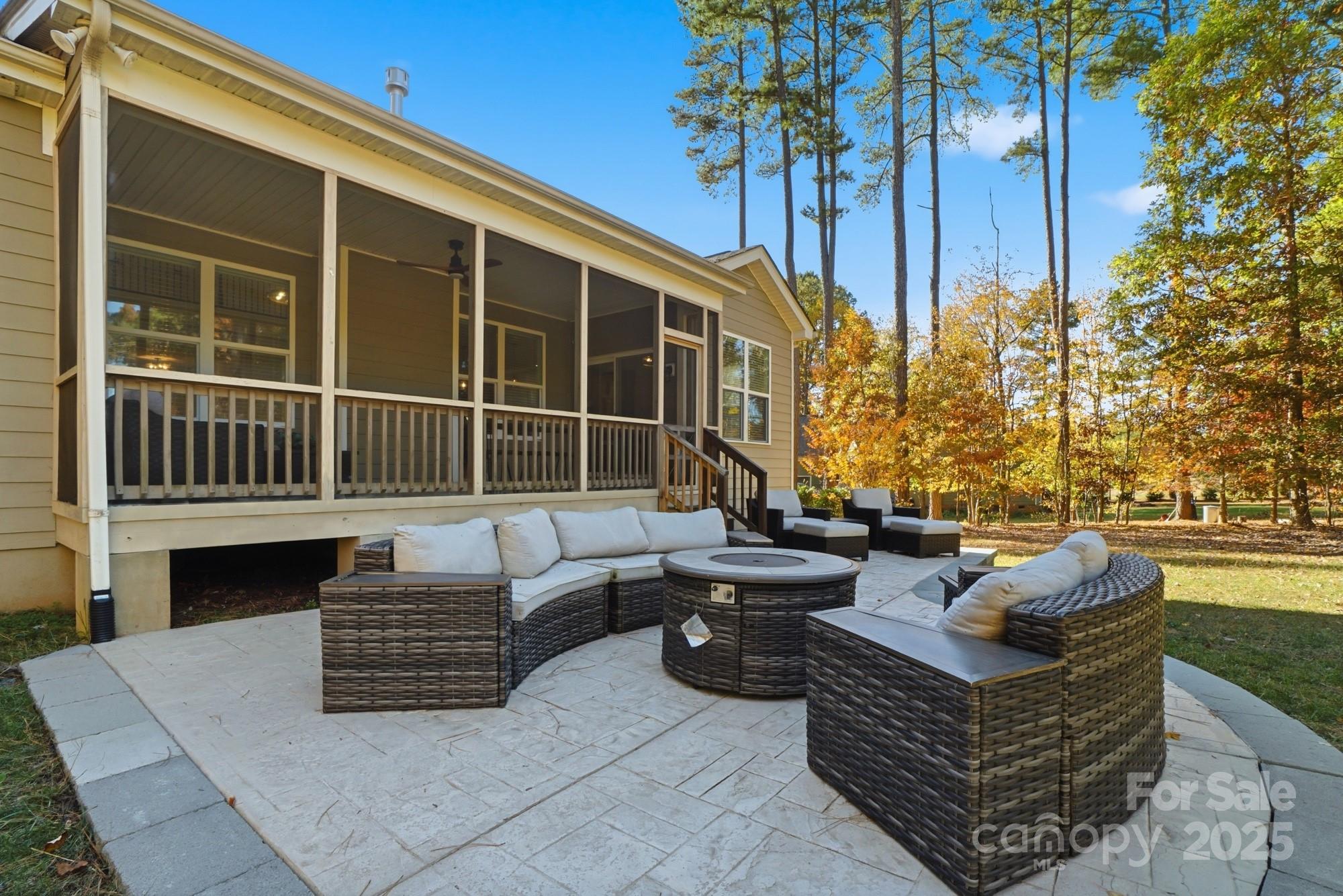 121 Skip Jack Point Court