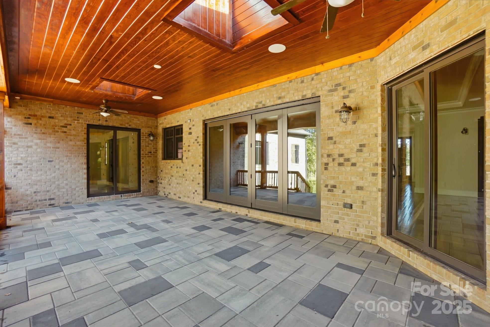 1421 Saratoga Woods Drive