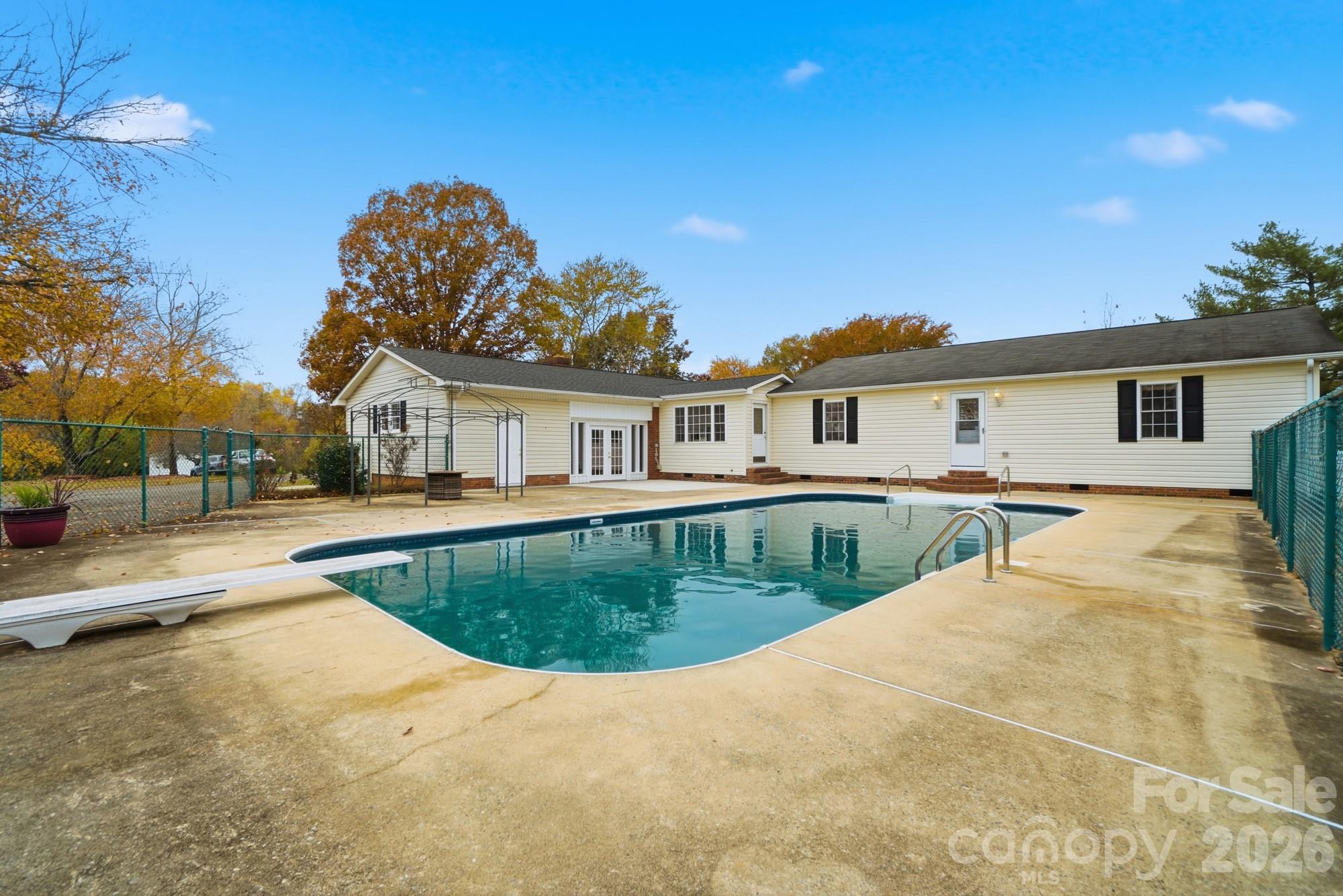 1404 Old Mill Road