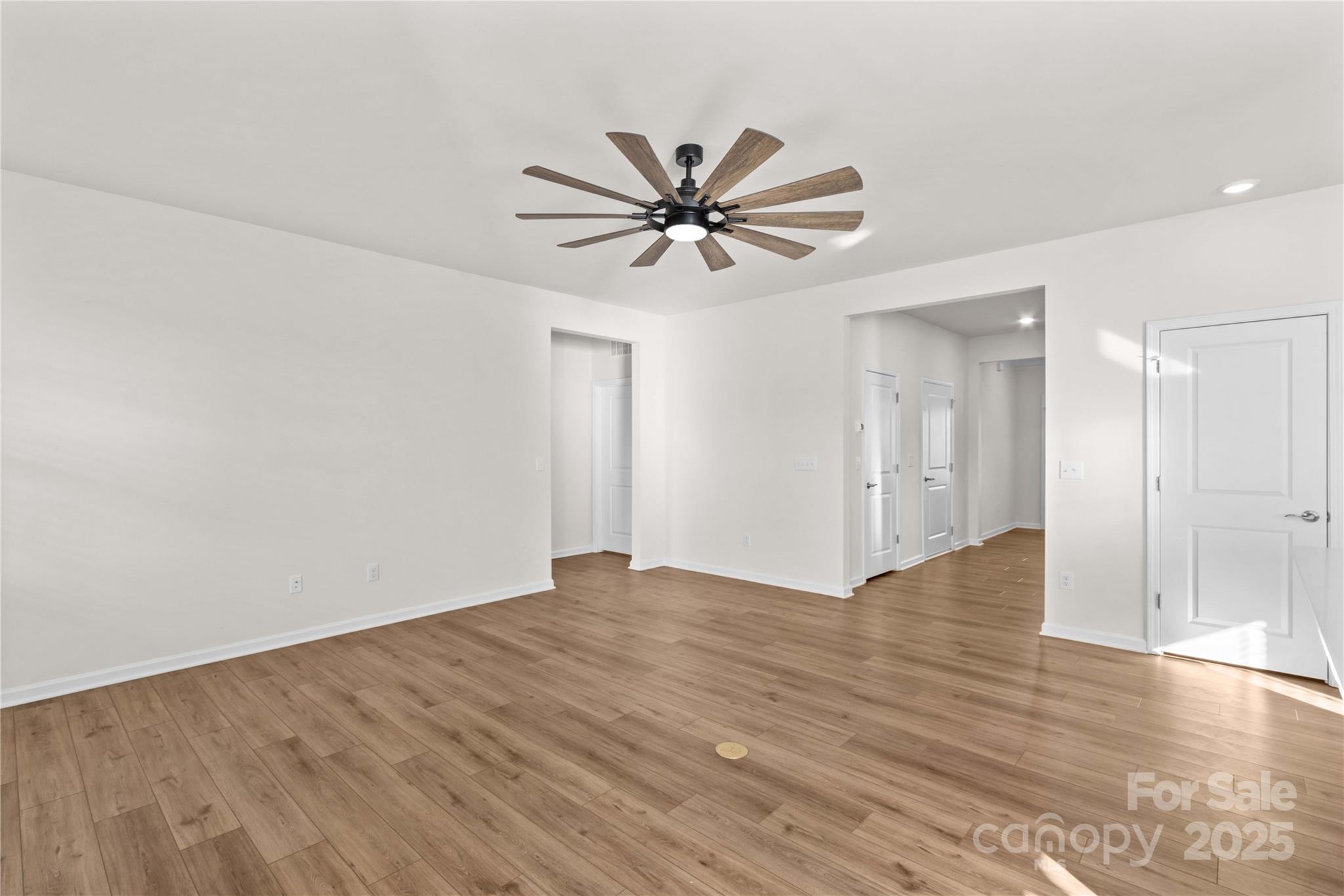 206 White Apple Way