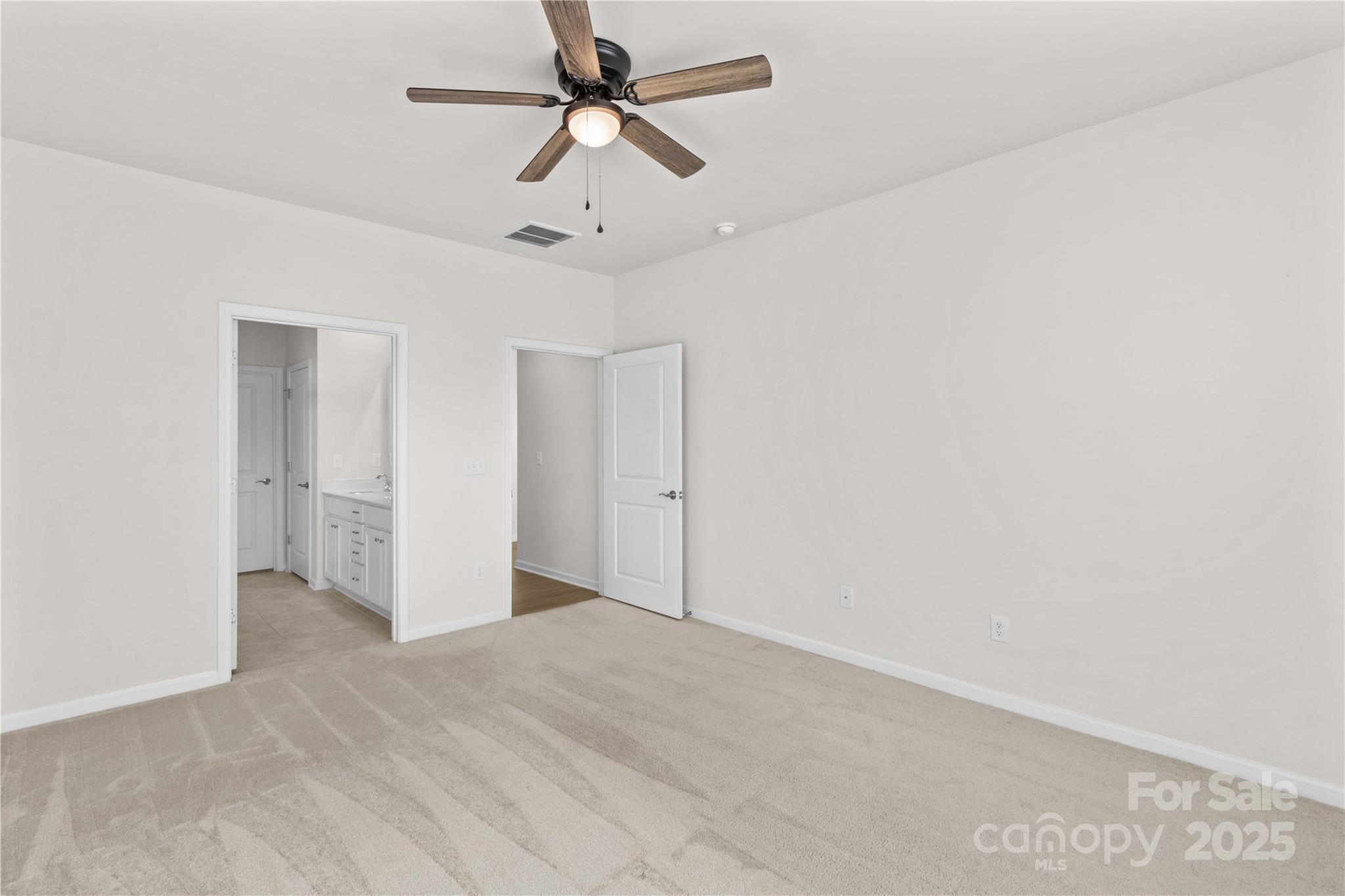 206 White Apple Way