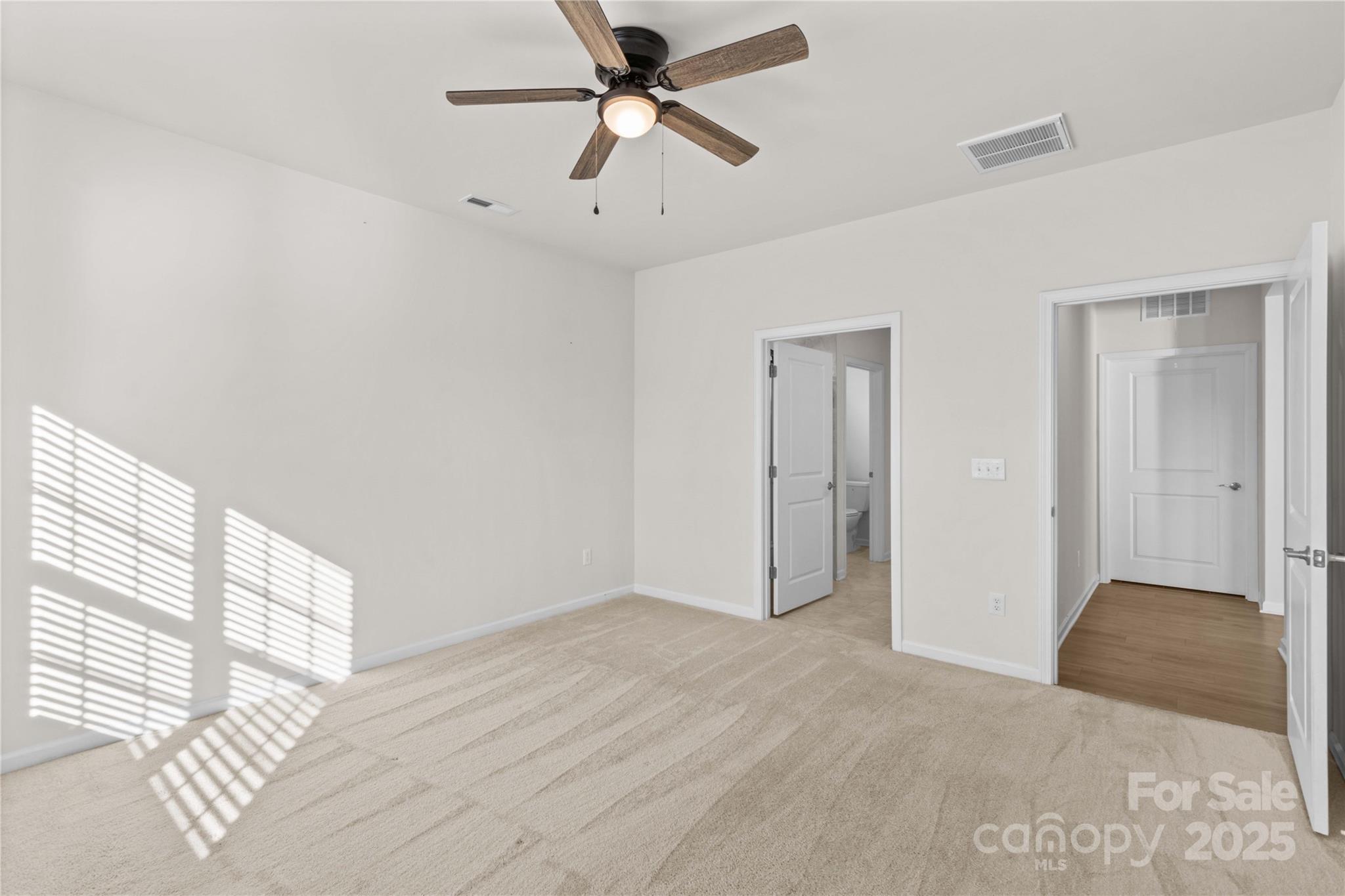 206 White Apple Way