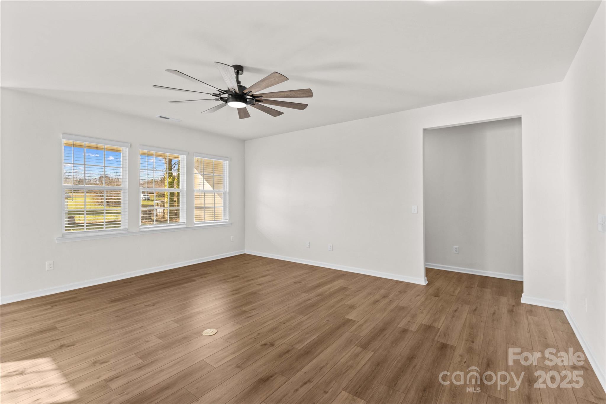 206 White Apple Way