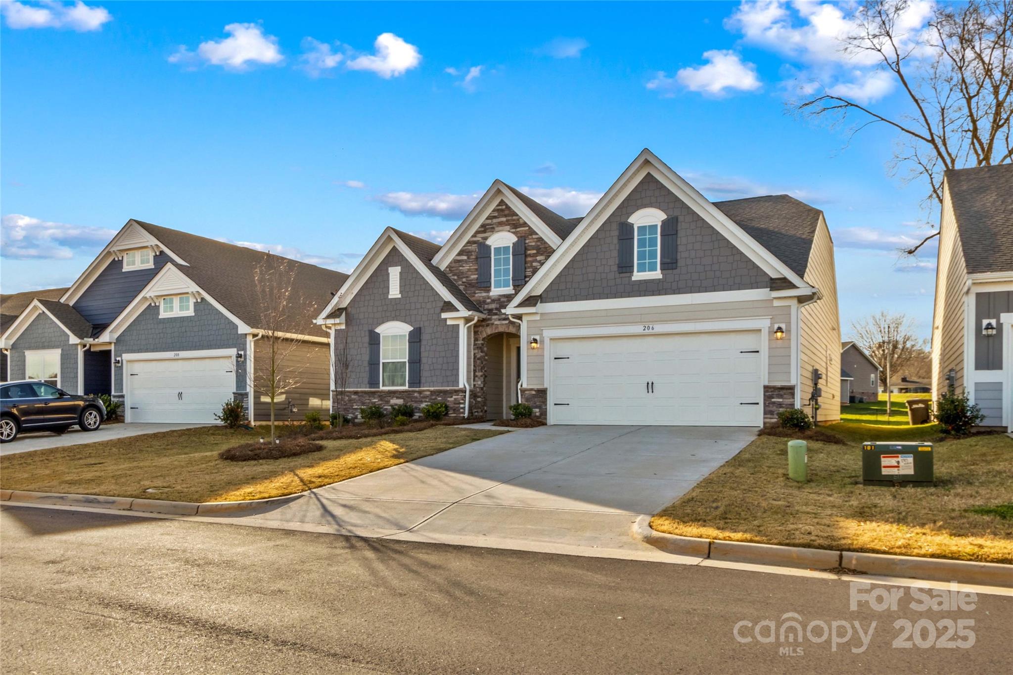 206 White Apple Way