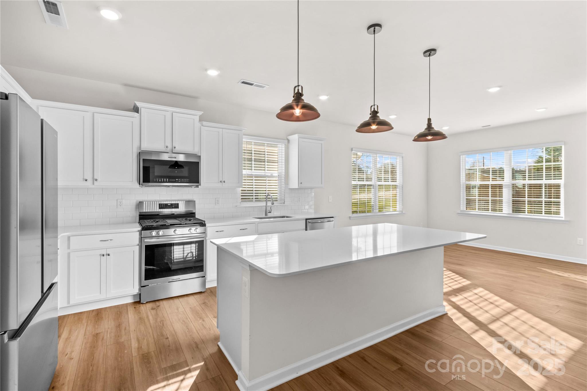206 White Apple Way