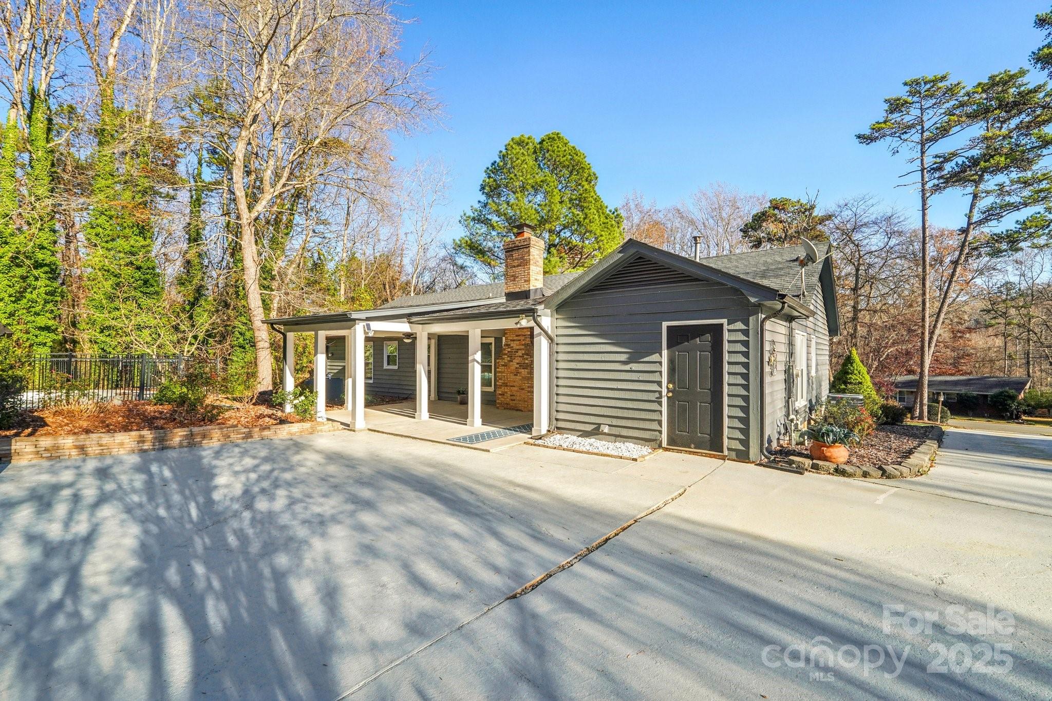 9401 Elvis Drive