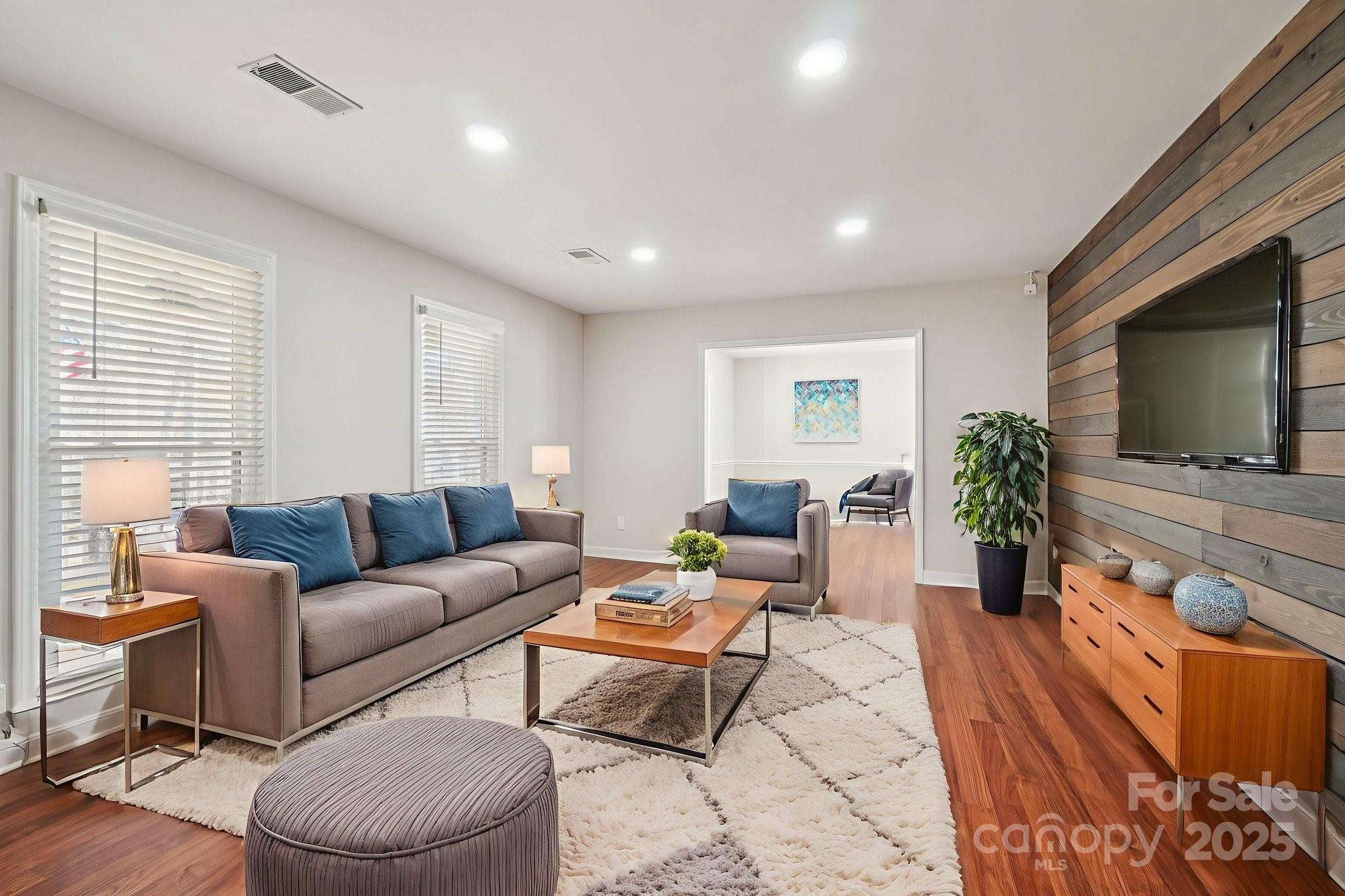9401 Elvis Drive
