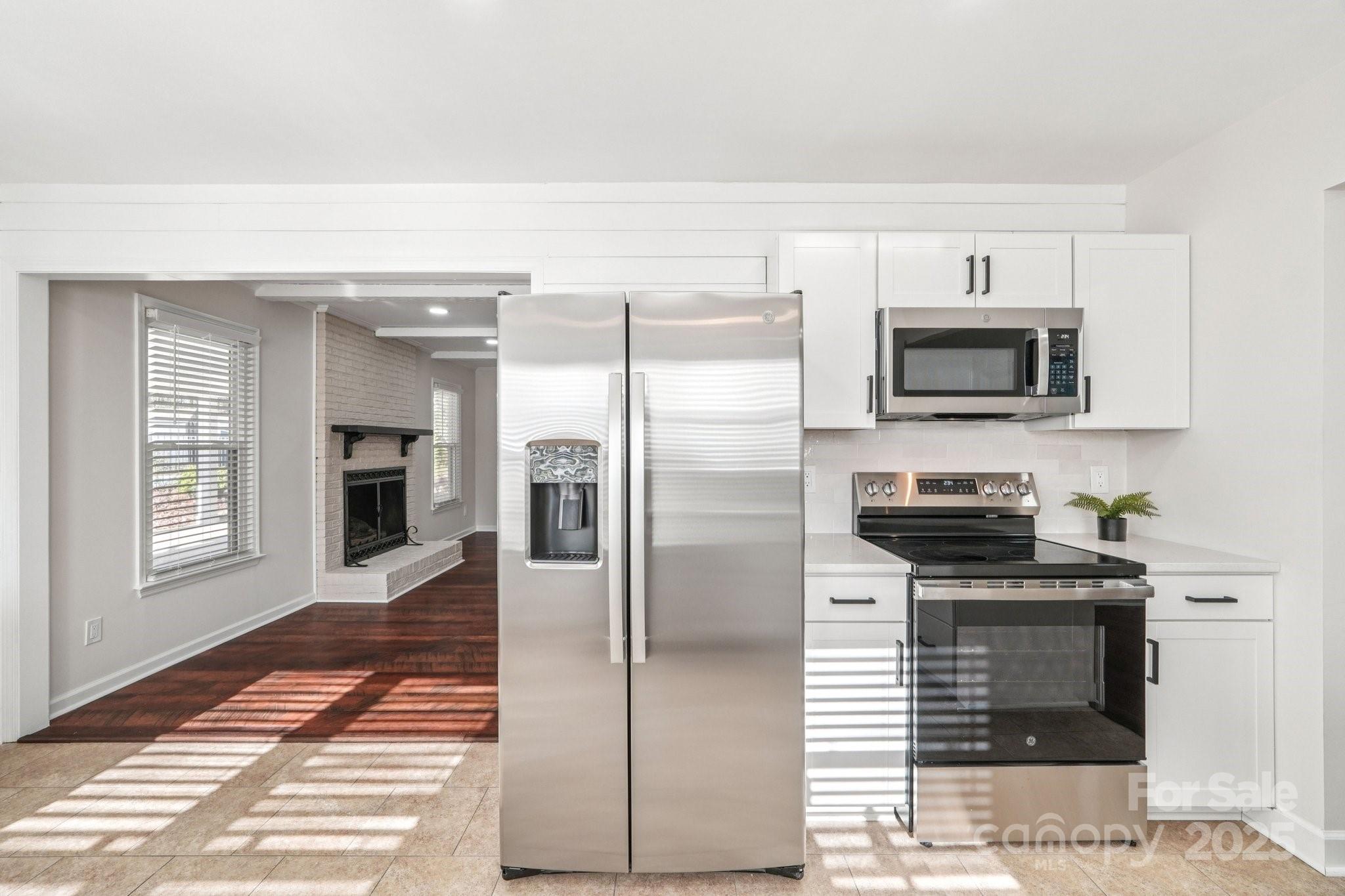 9401 Elvis Drive