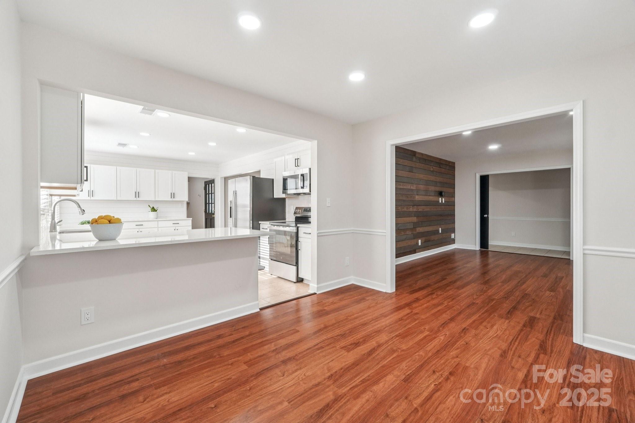 9401 Elvis Drive
