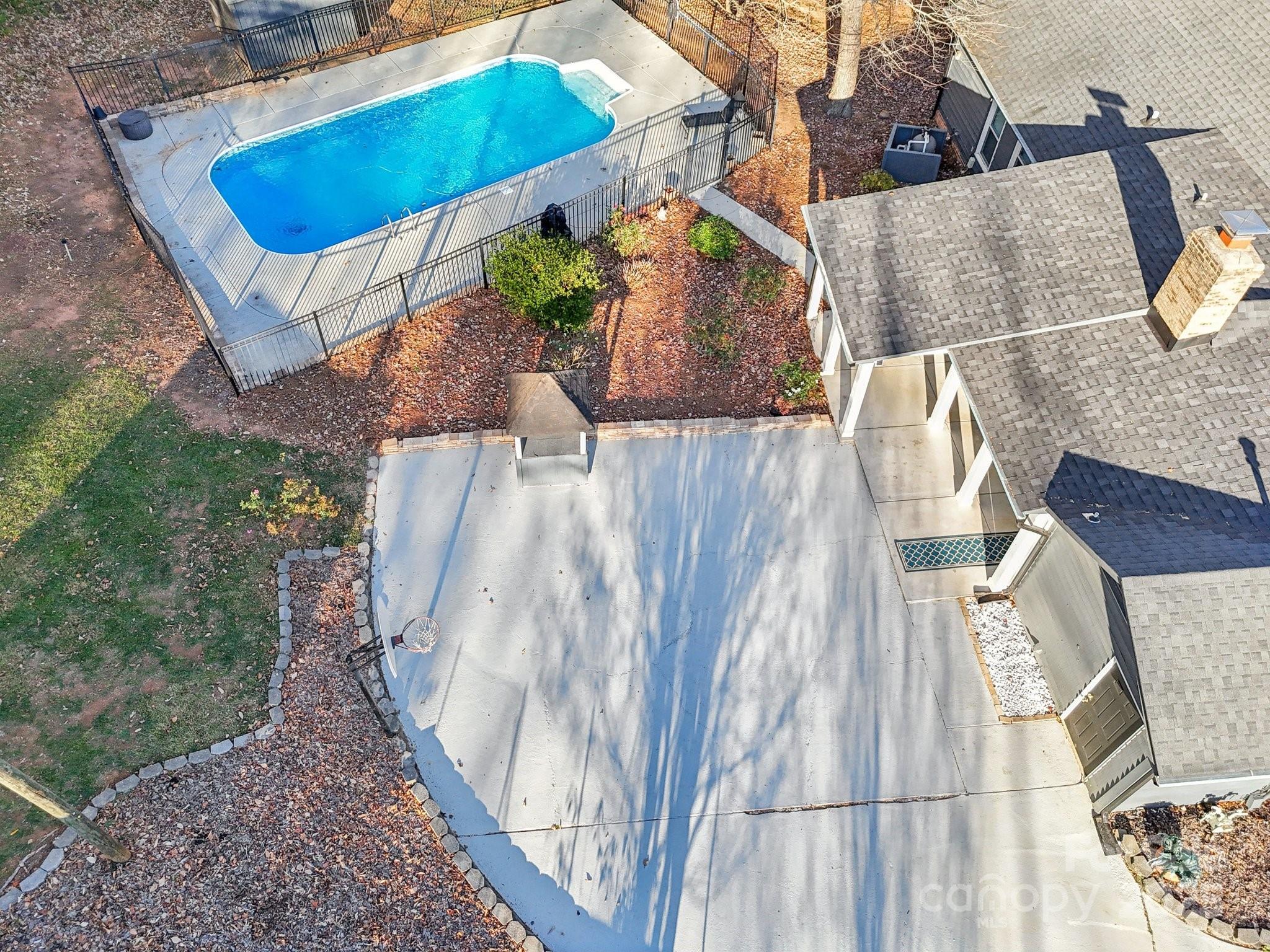 9401 Elvis Drive