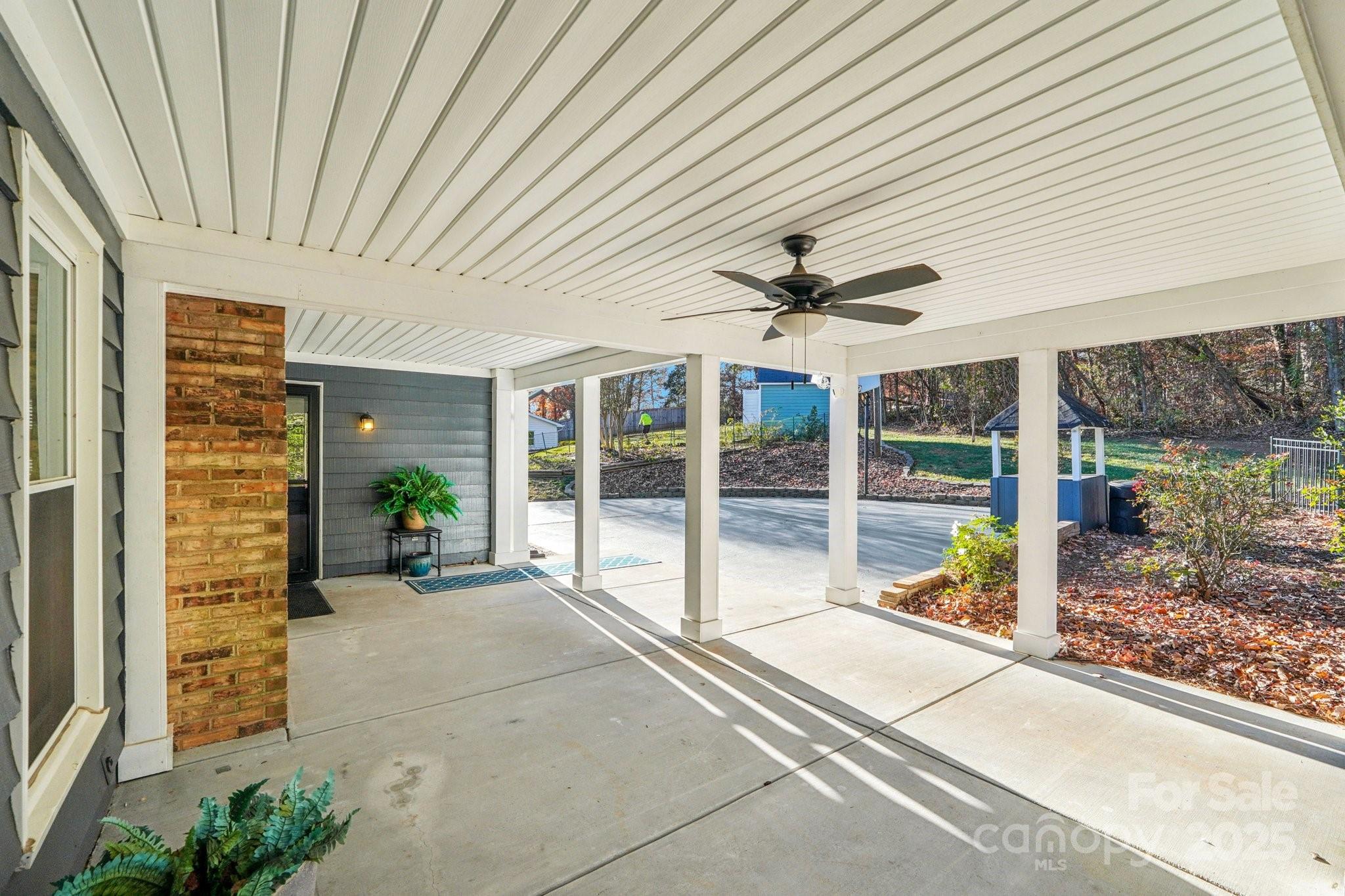 9401 Elvis Drive