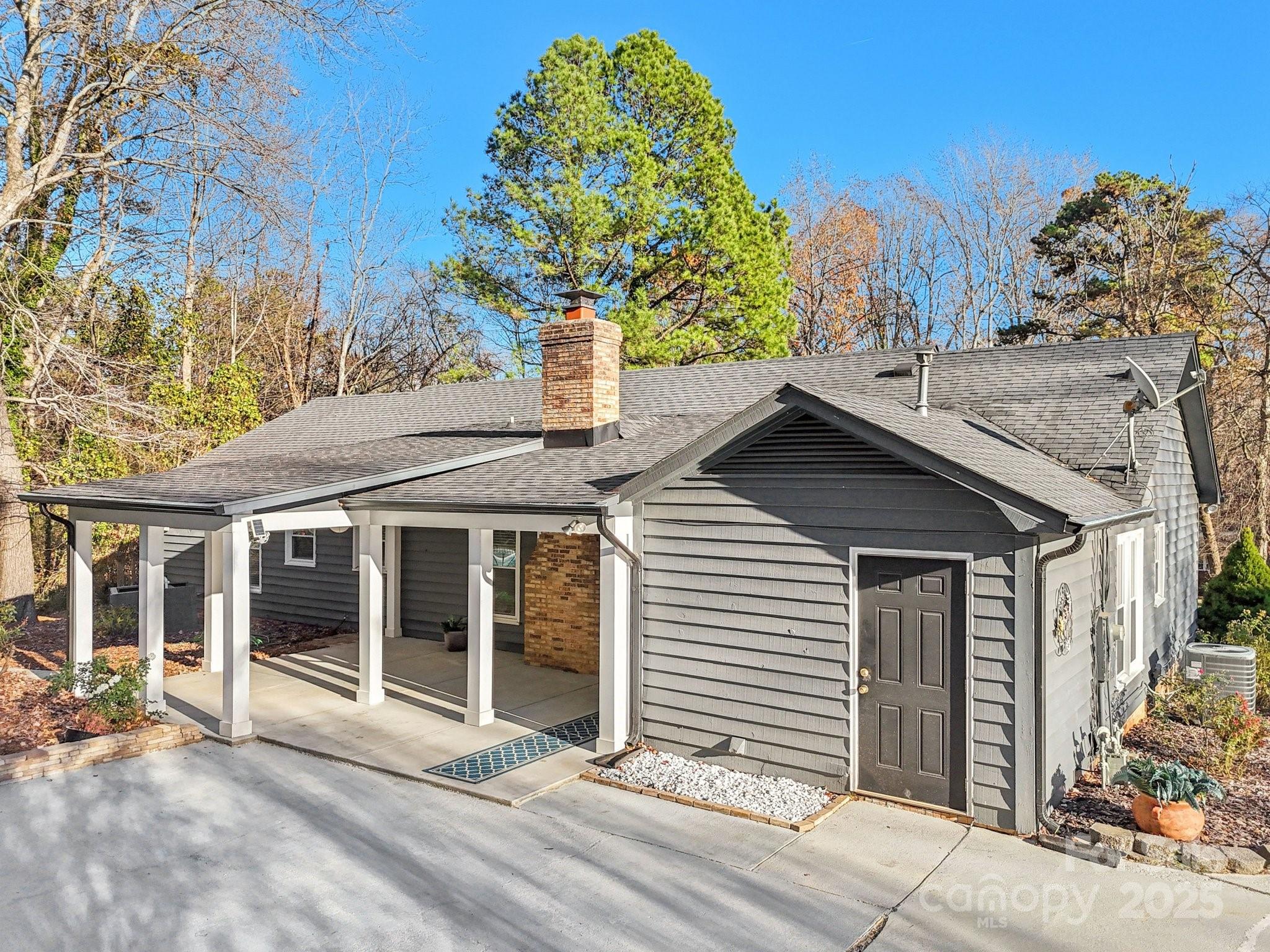 9401 Elvis Drive
