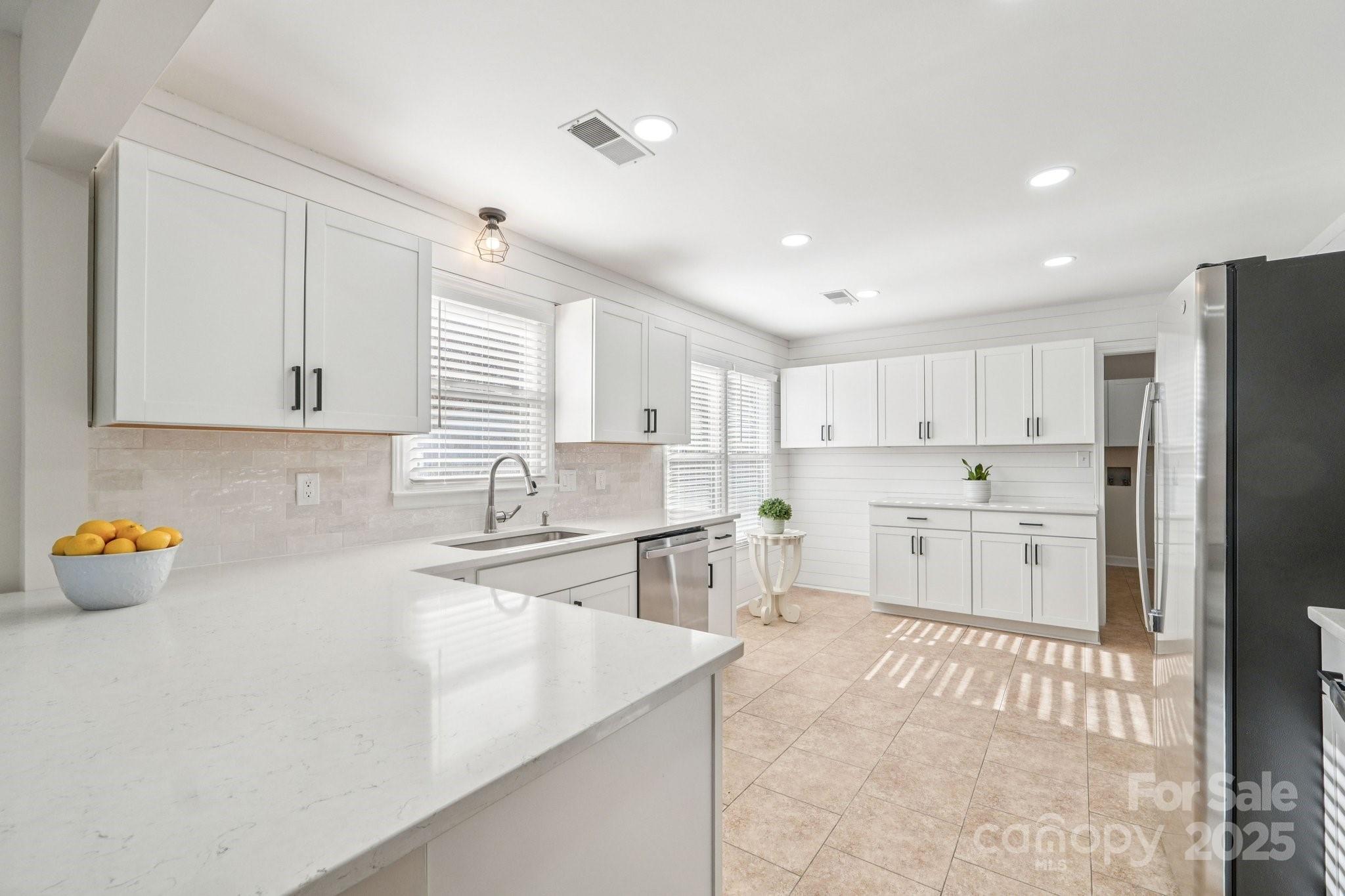 9401 Elvis Drive