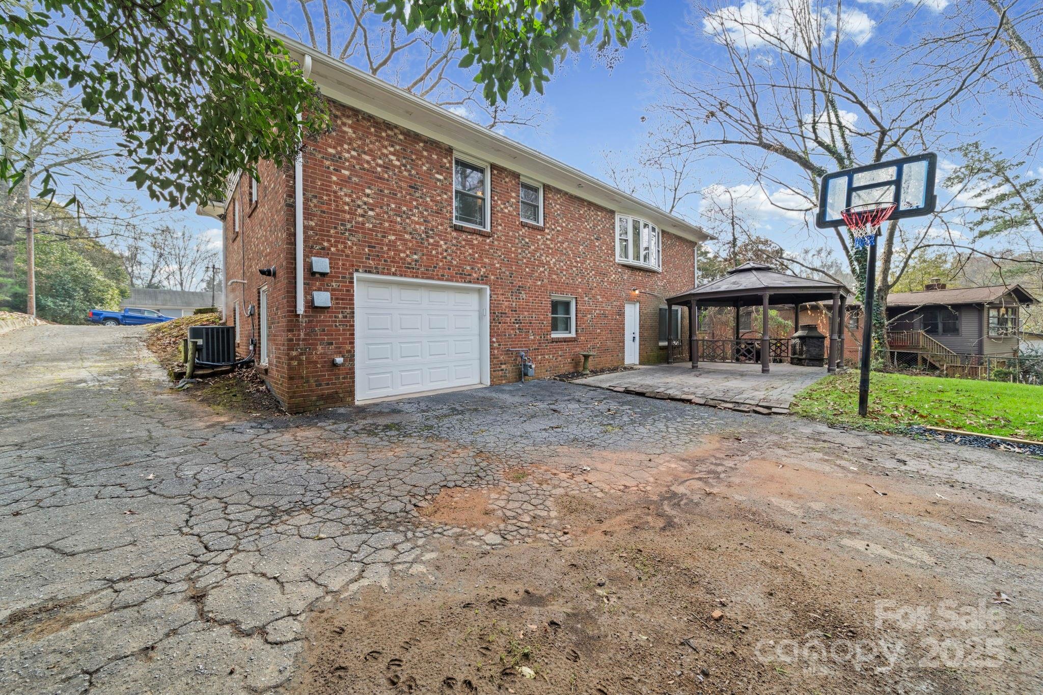 6514 Highwood Place