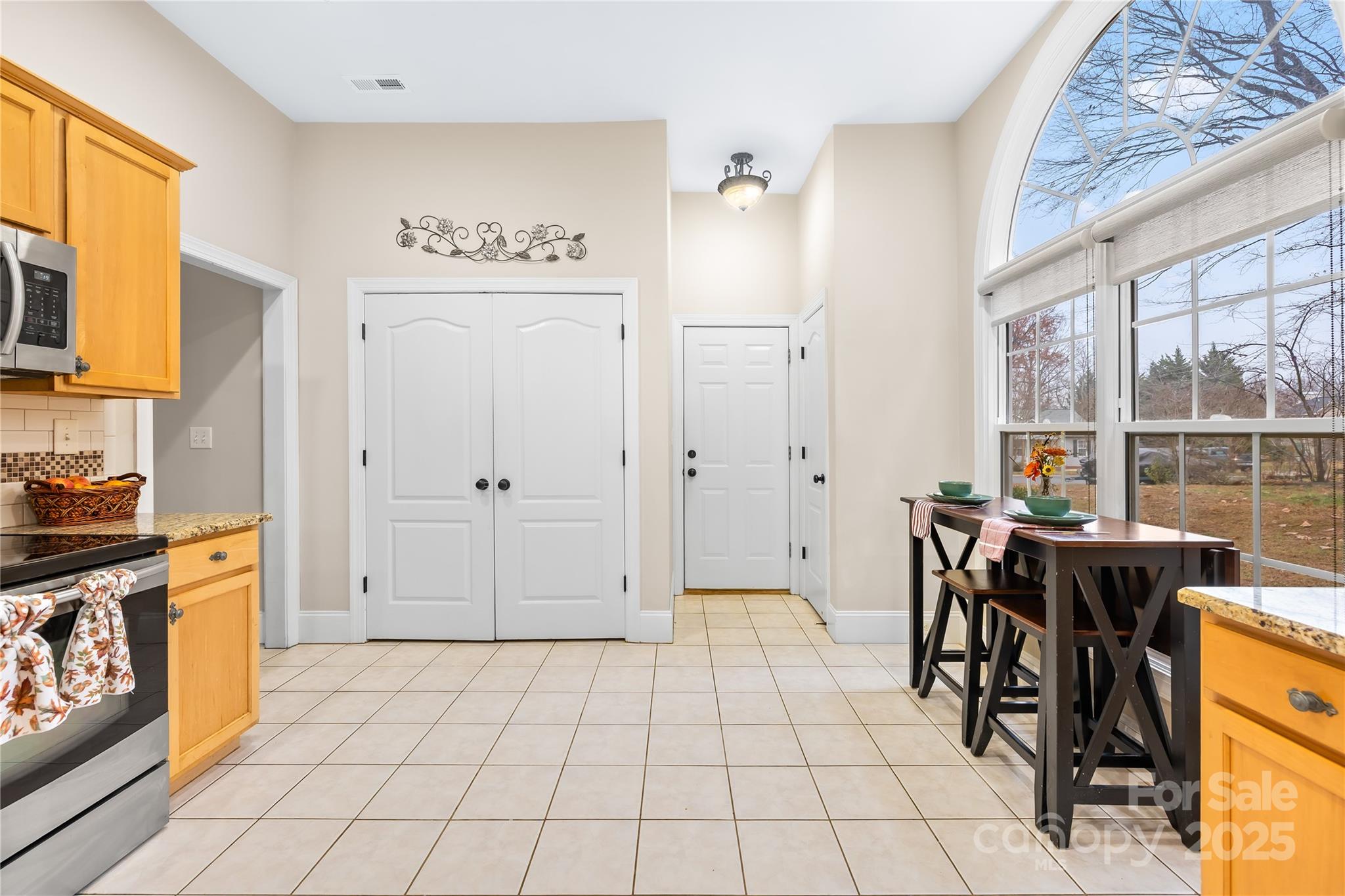 115 Springlake Drive