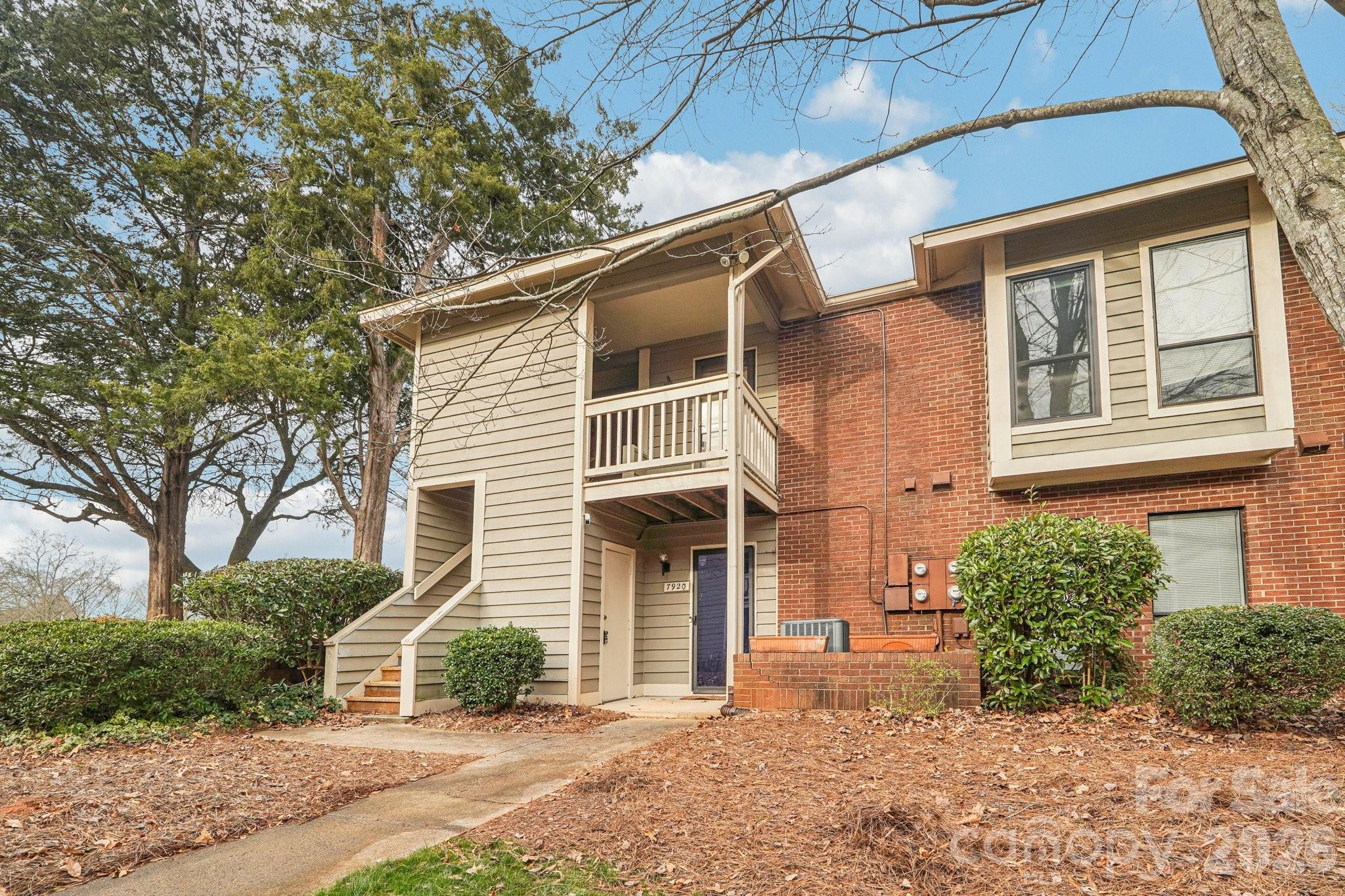 7920 Greenside Court