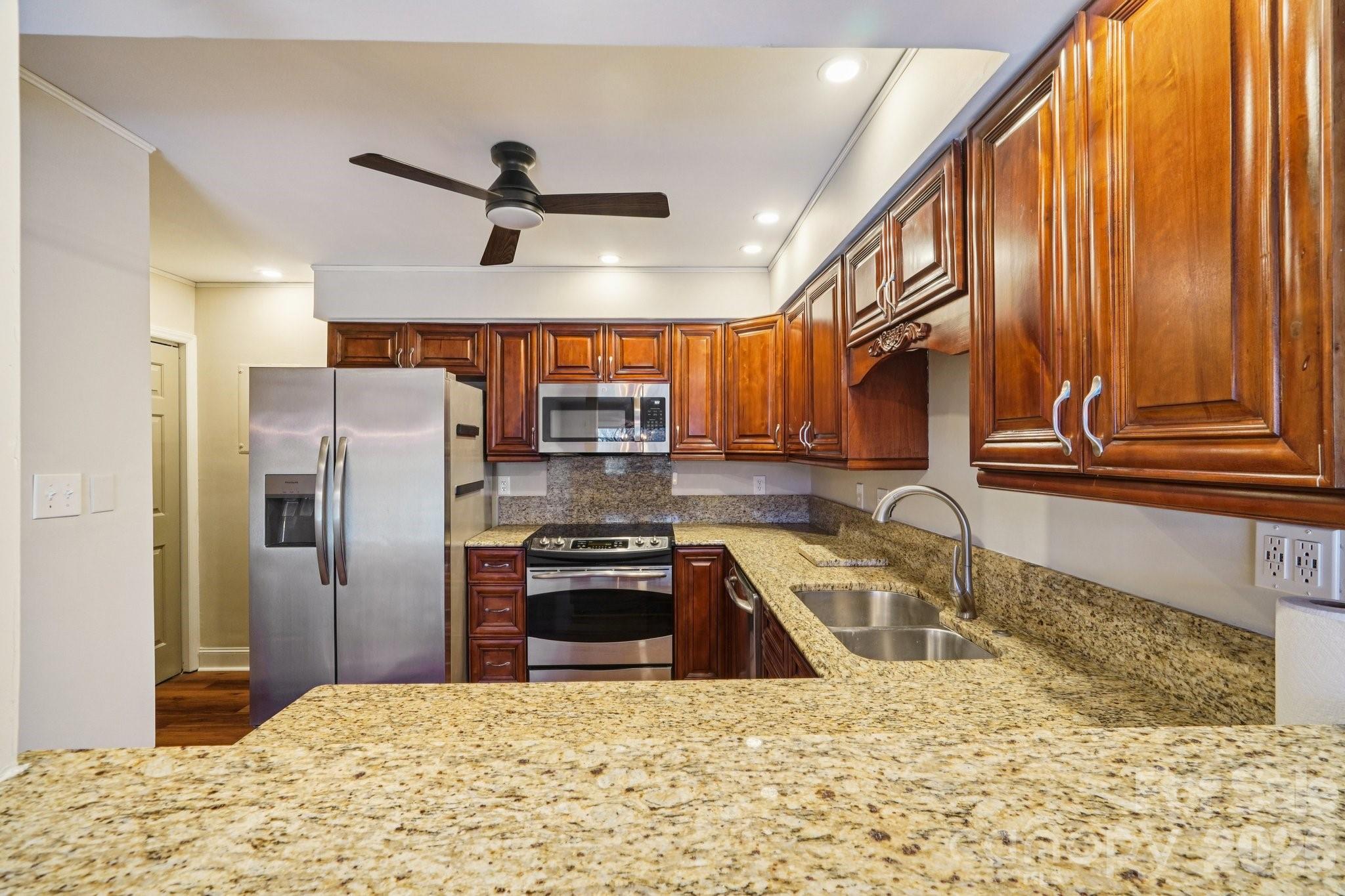 7920 Greenside Court