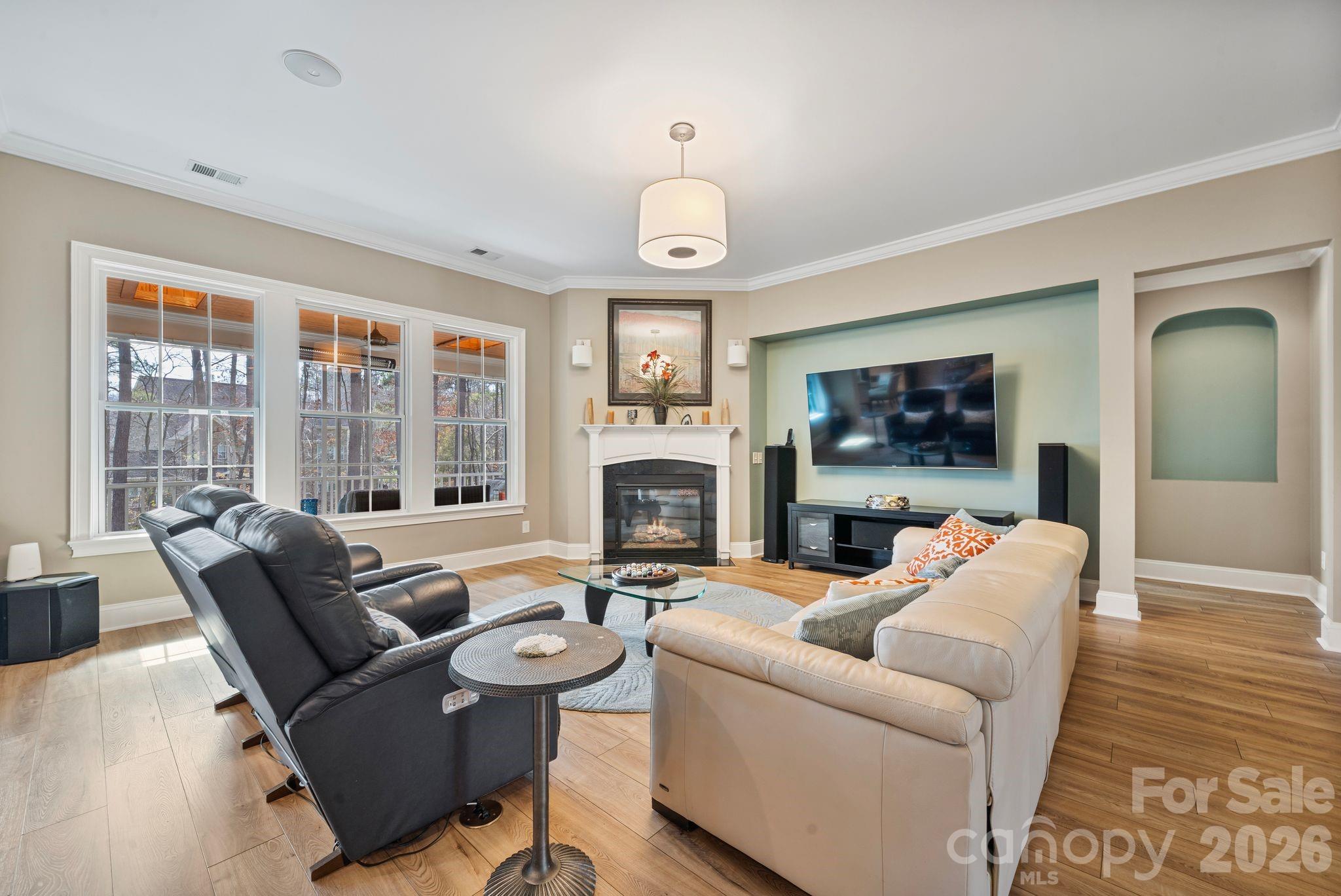2404 Island Lake Drive