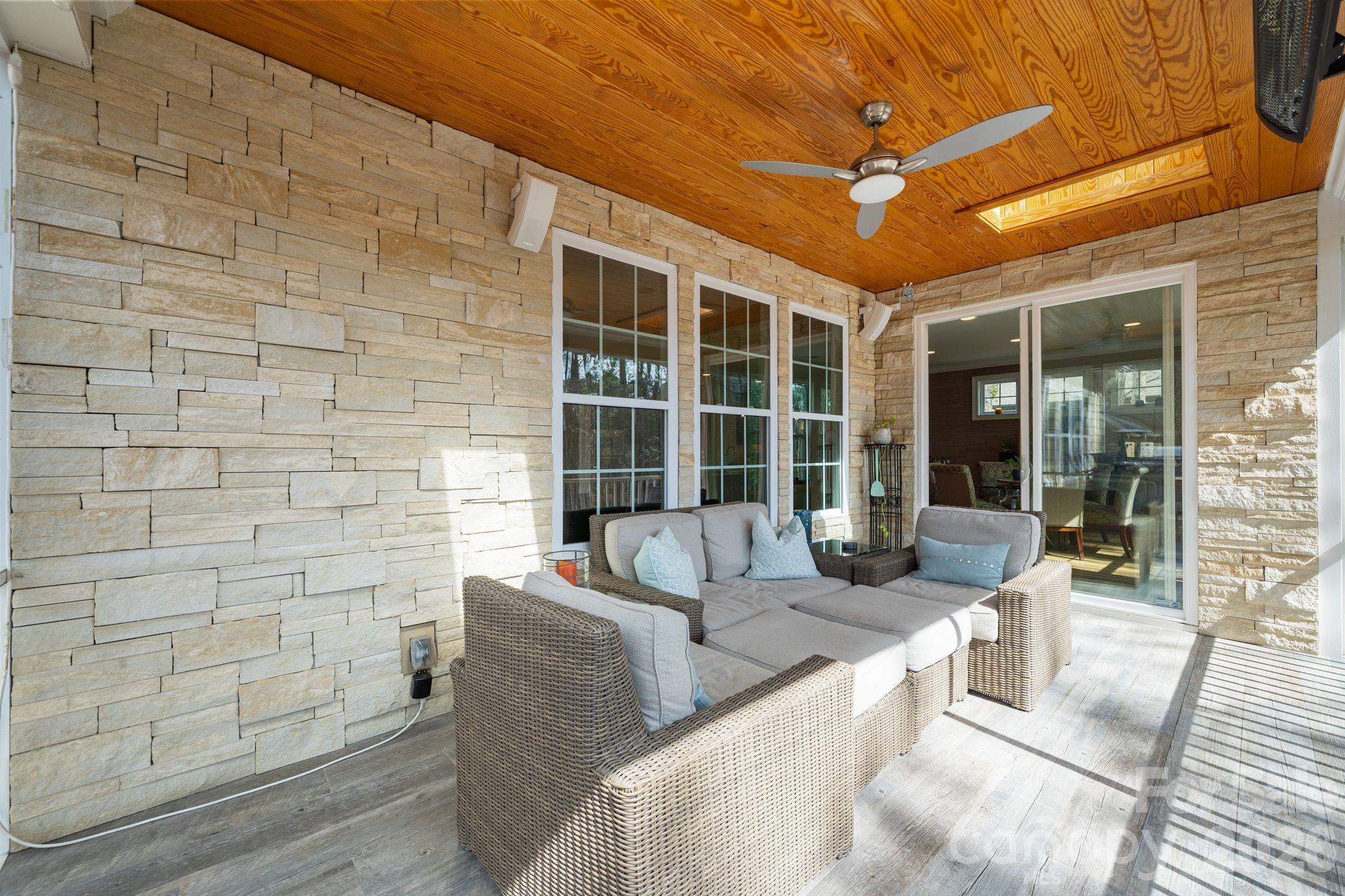 2404 Island Lake Drive