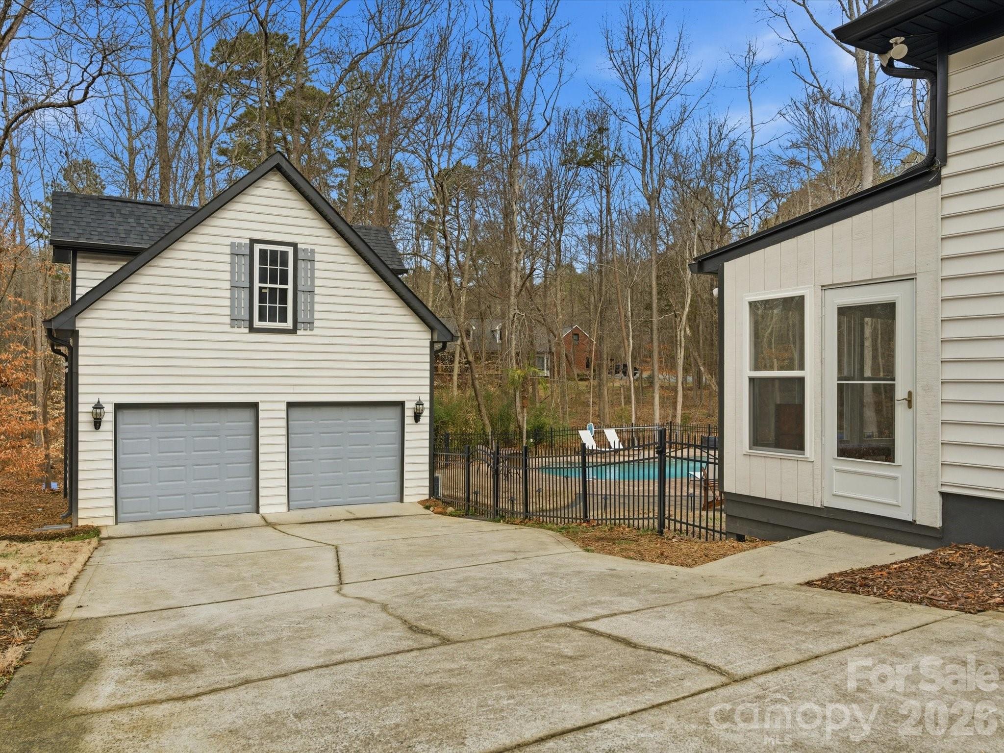 6822 Loblolly Circle