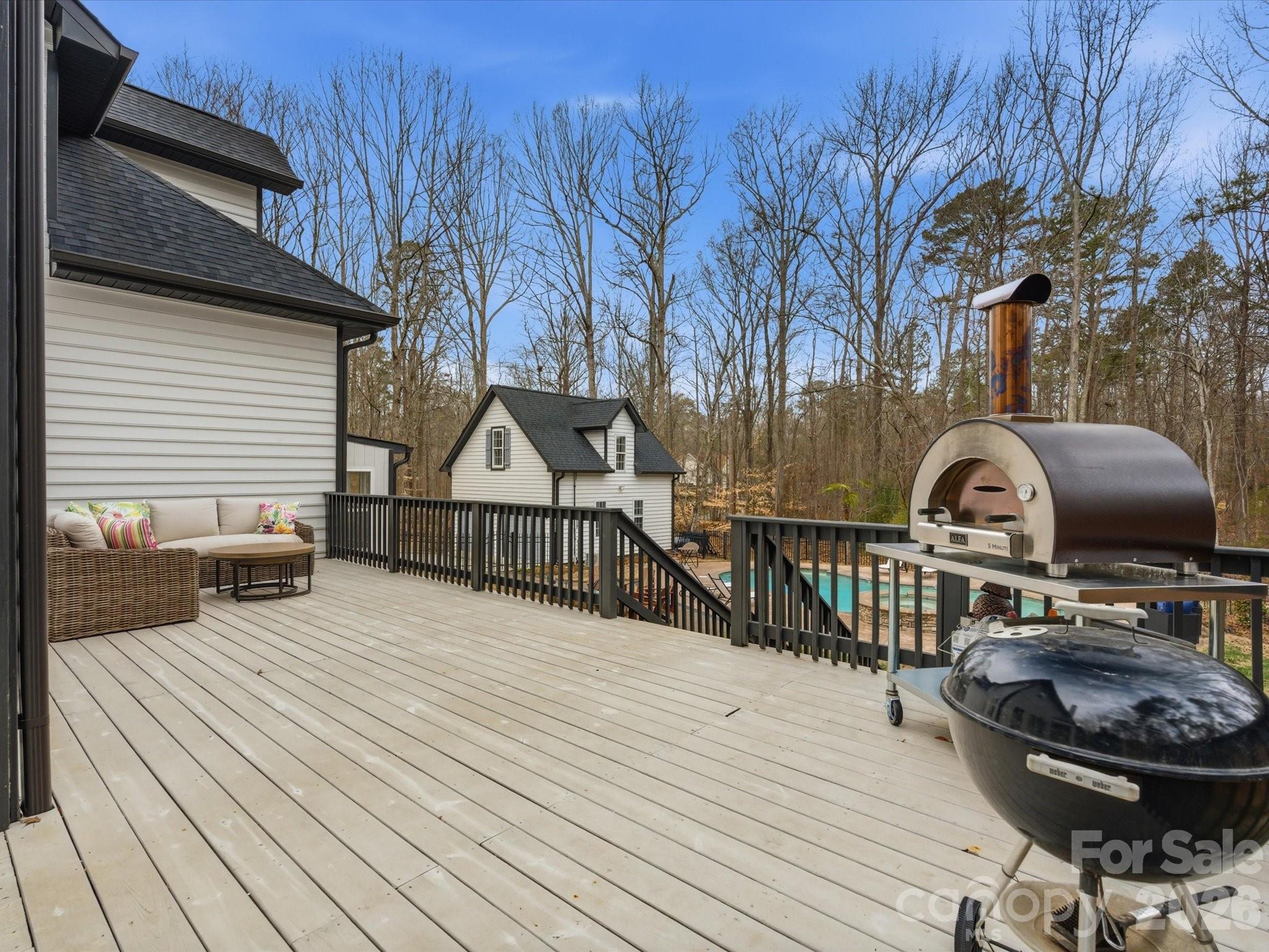 6822 Loblolly Circle