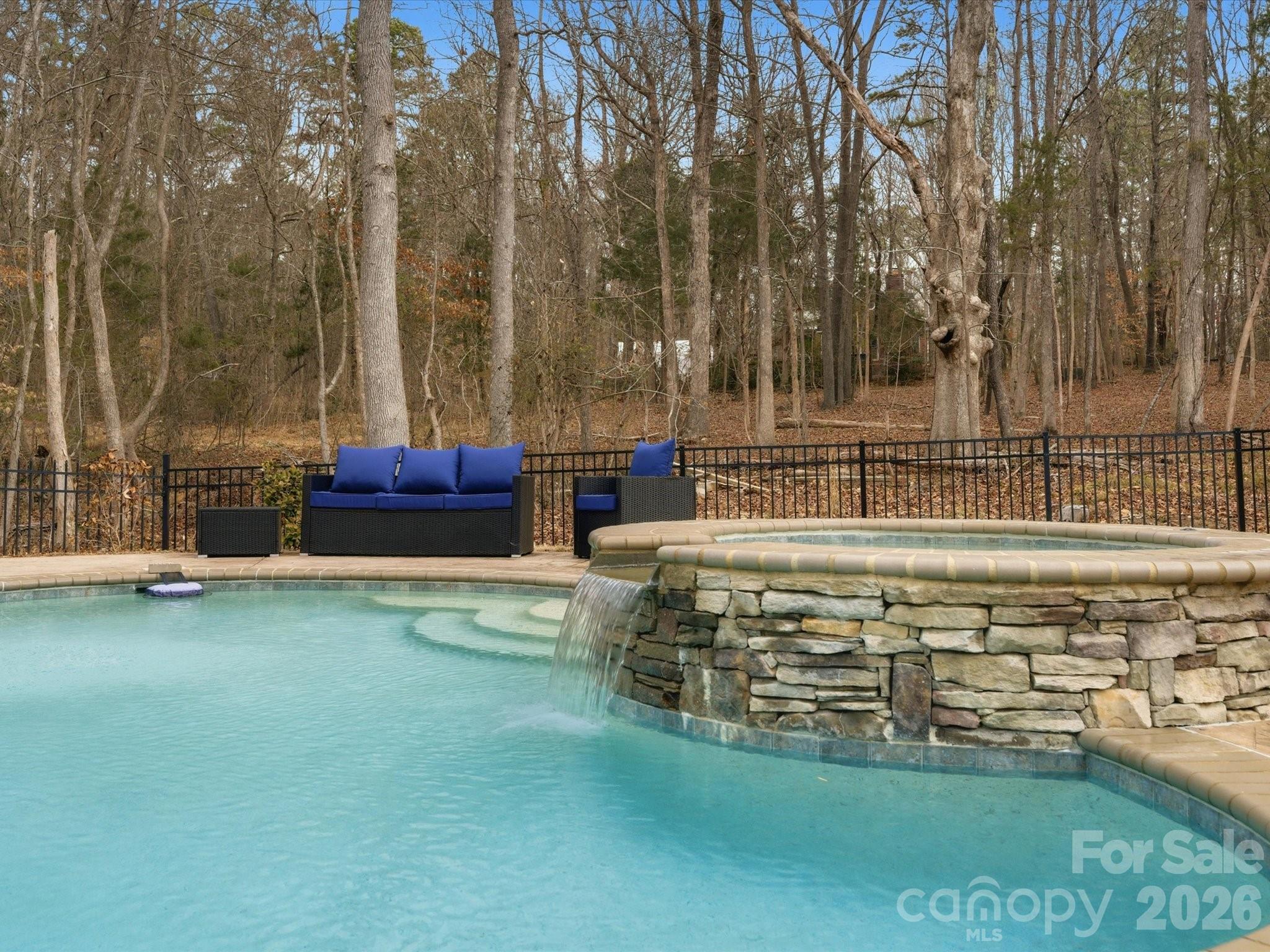 6822 Loblolly Circle
