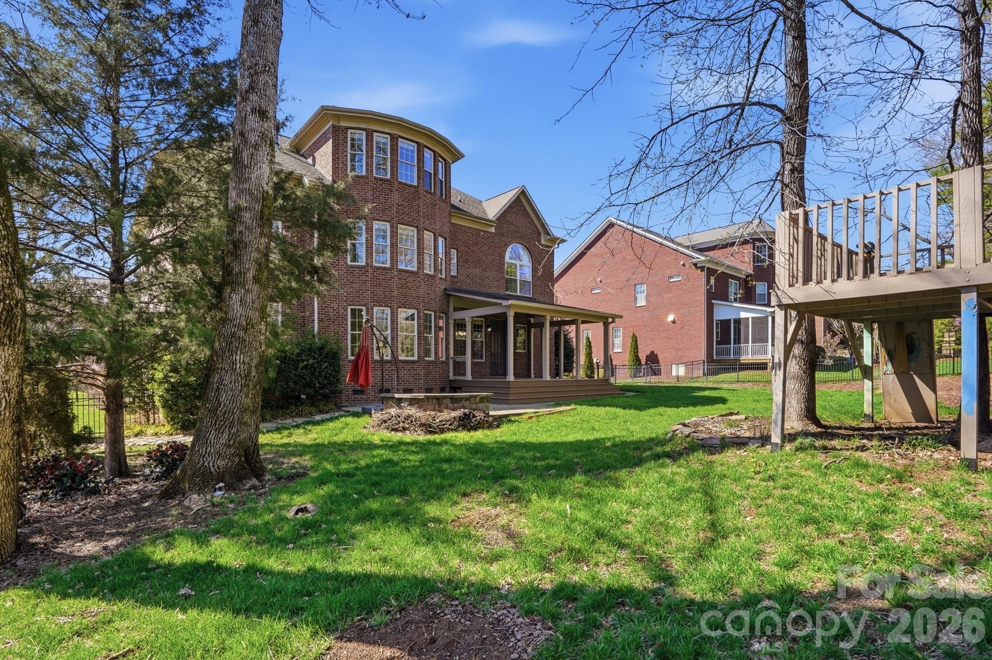 1004 Sultana Lane