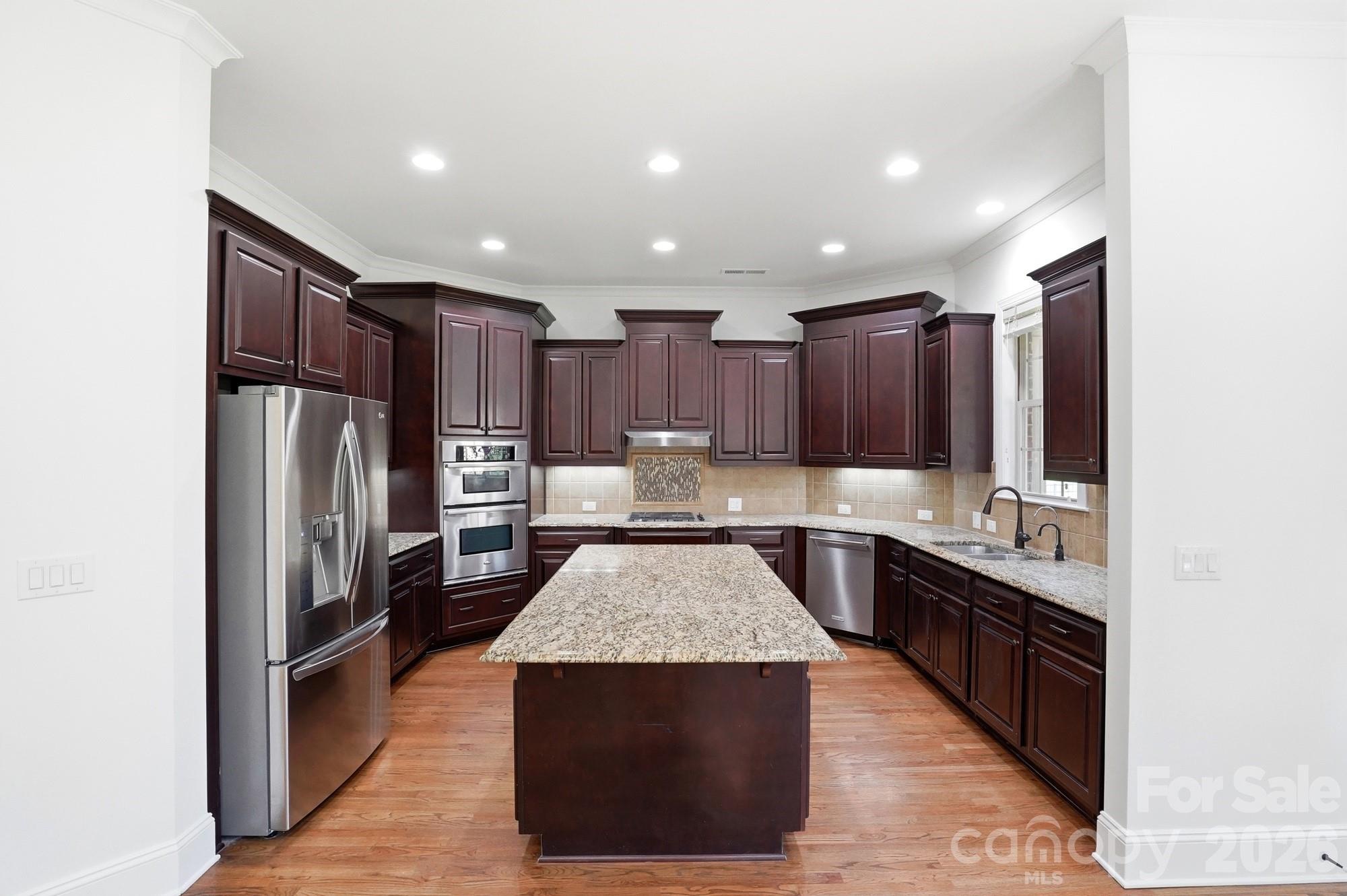 1004 Sultana Lane