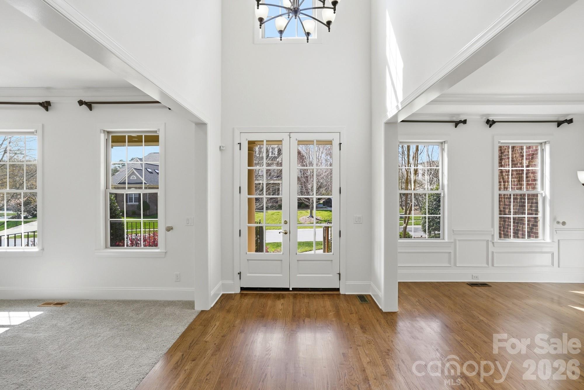1004 Sultana Lane