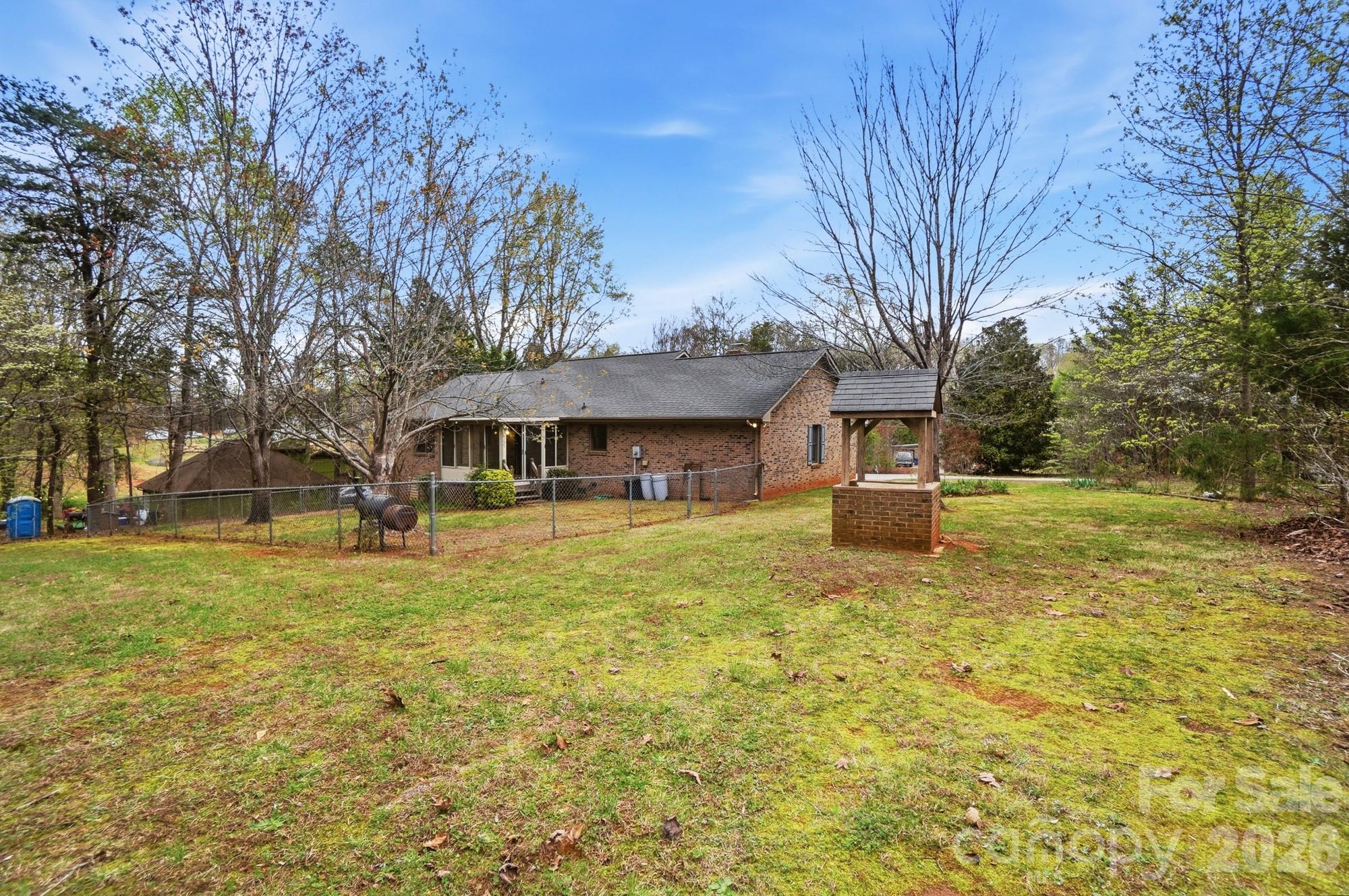 914 Spring Lake Drive