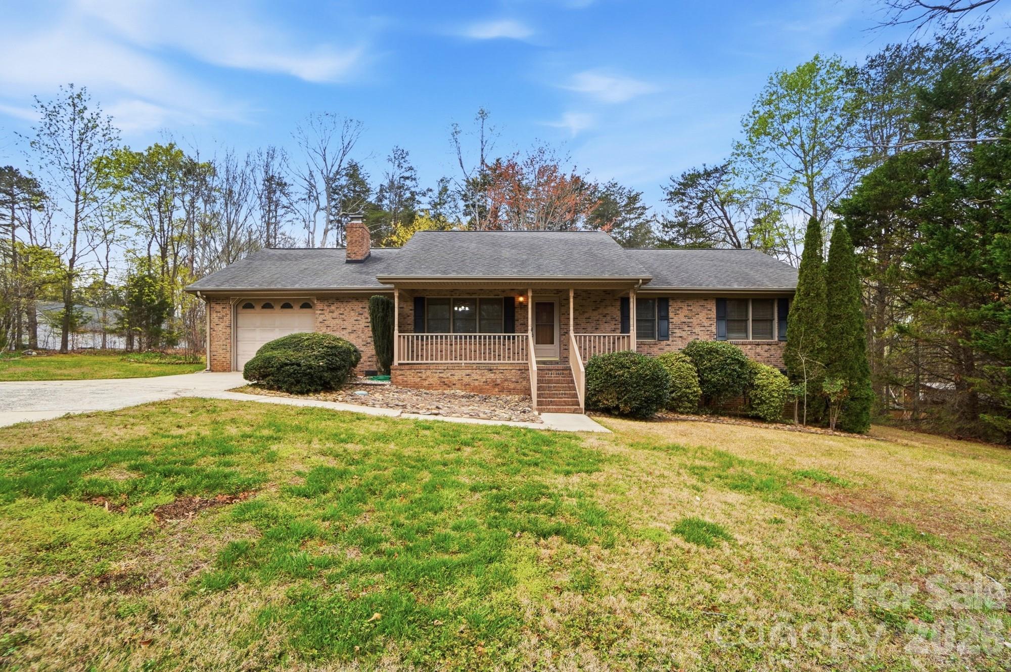 914 Spring Lake Drive