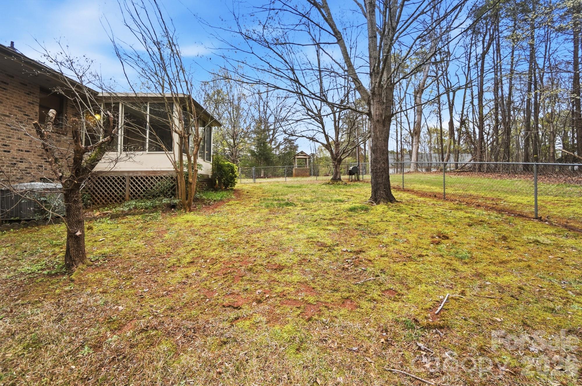 914 Spring Lake Drive