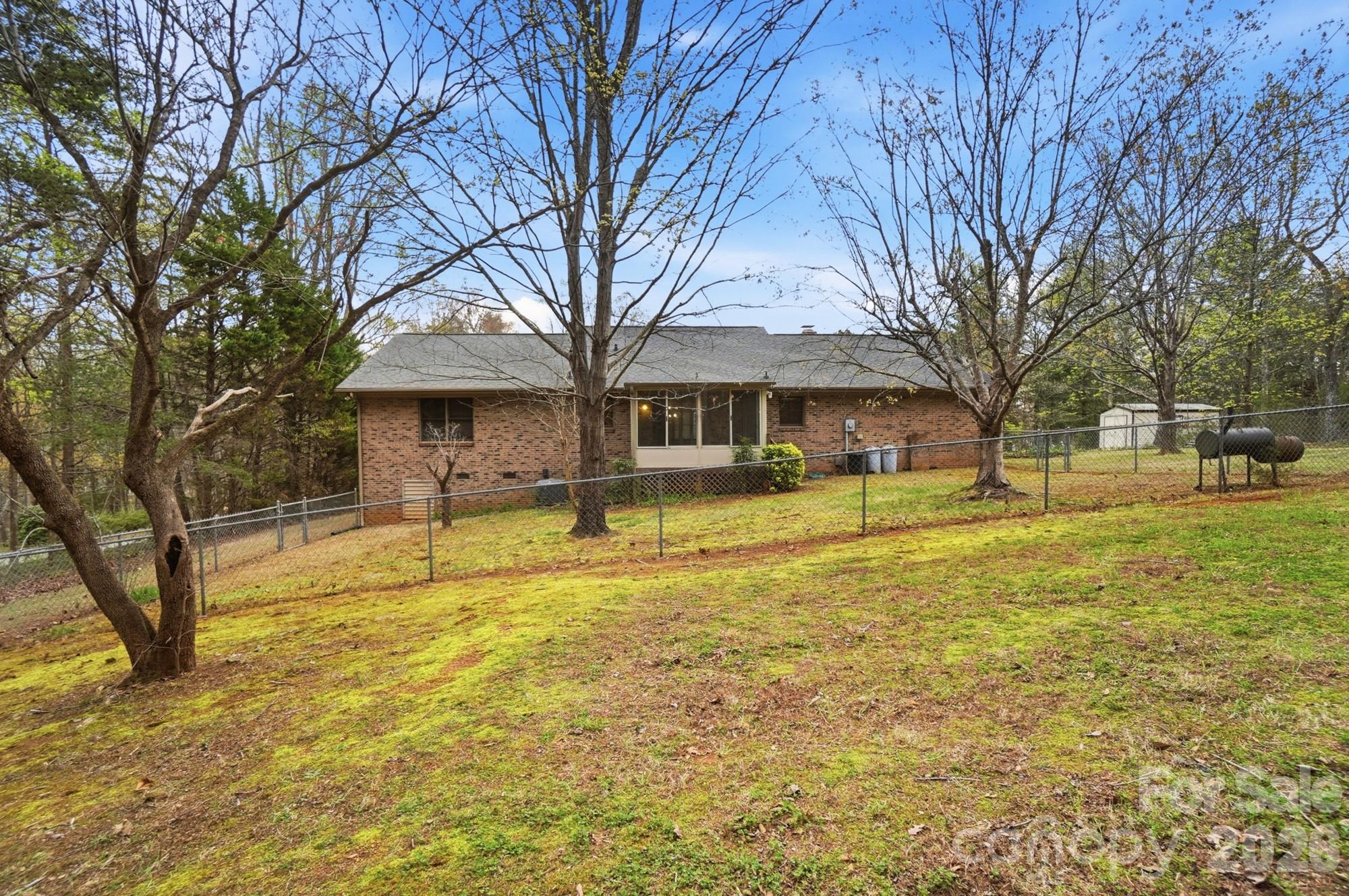 914 Spring Lake Drive