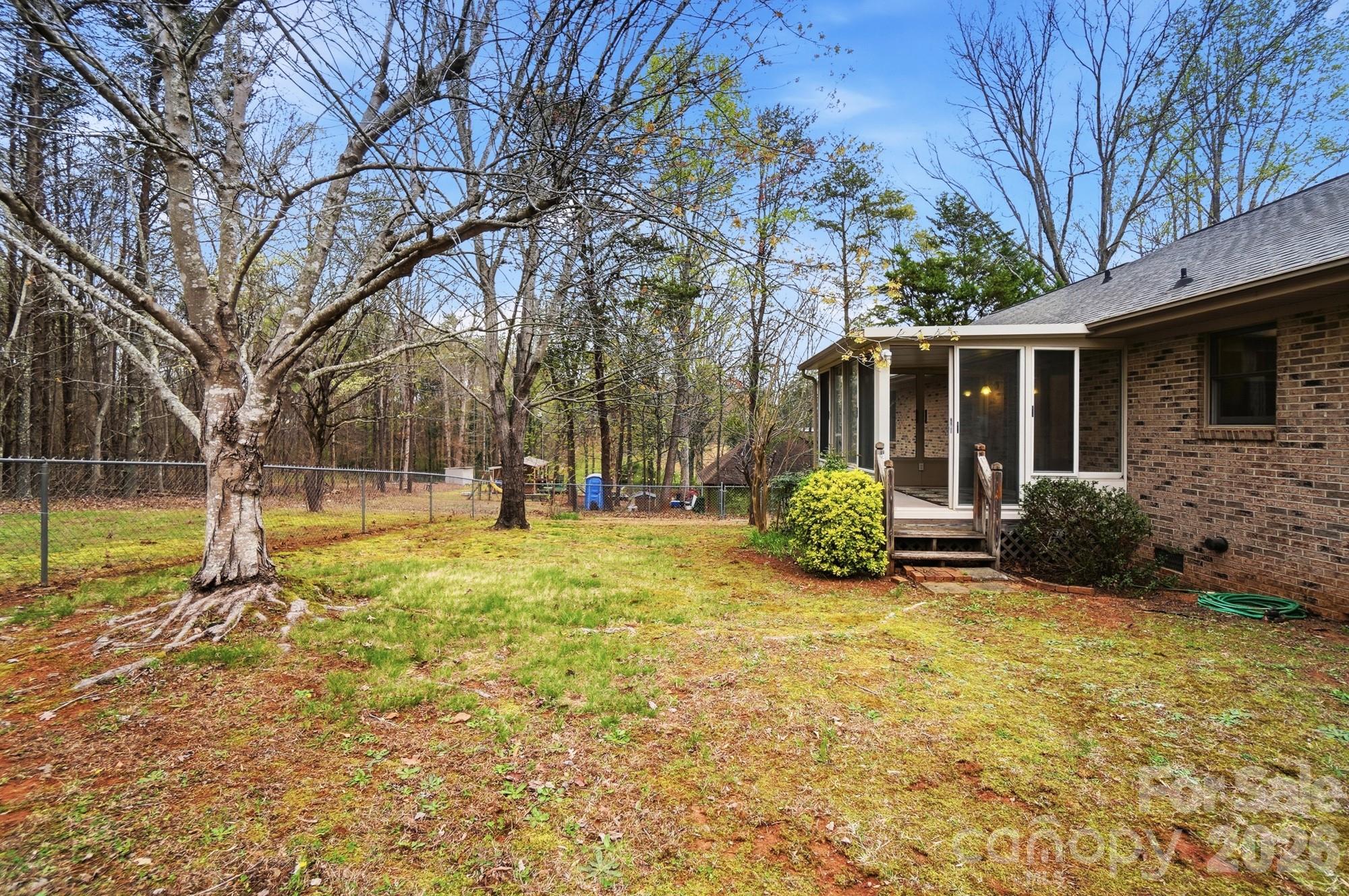 914 Spring Lake Drive