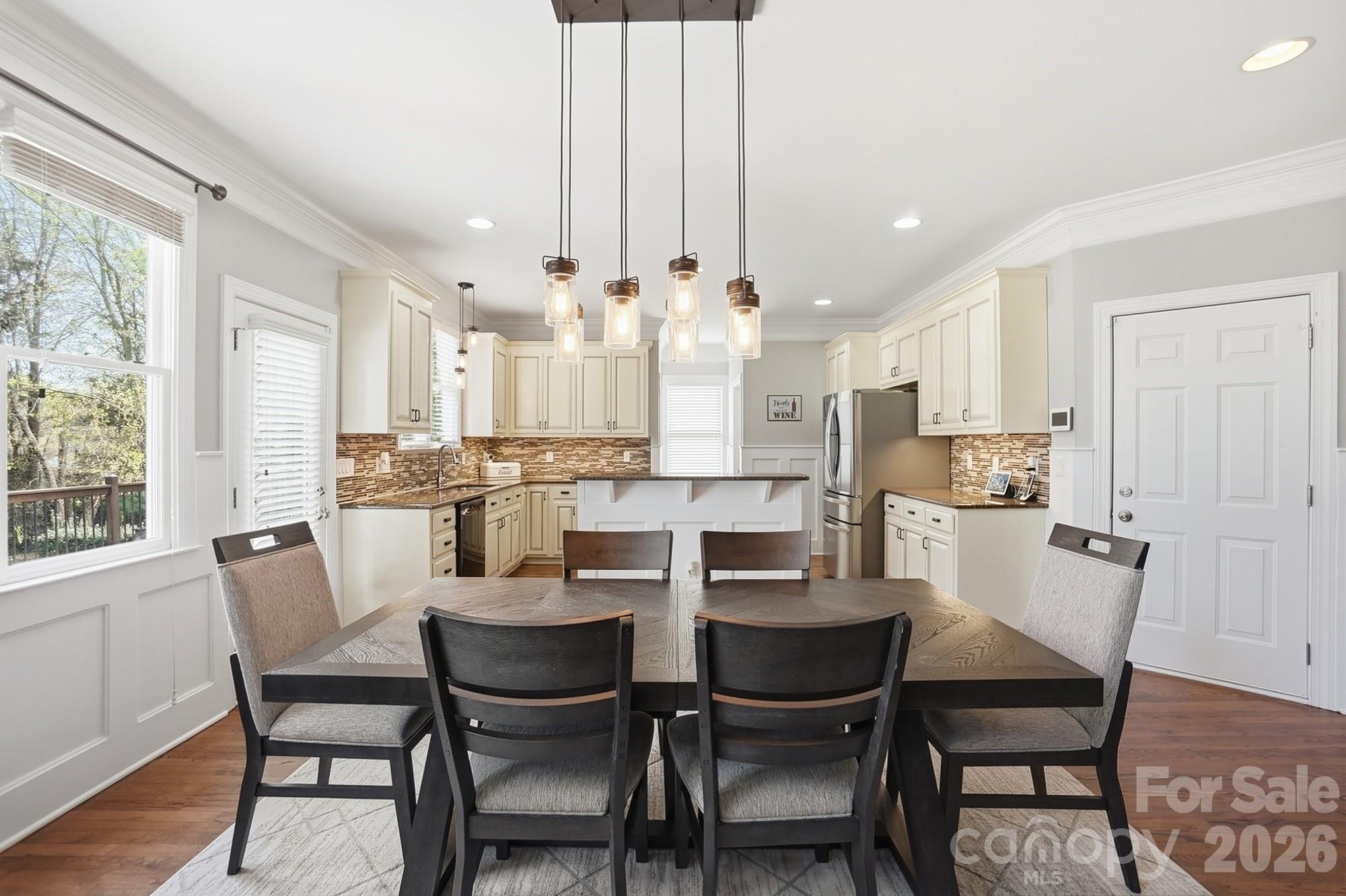 6326 Riverside Oaks Drive