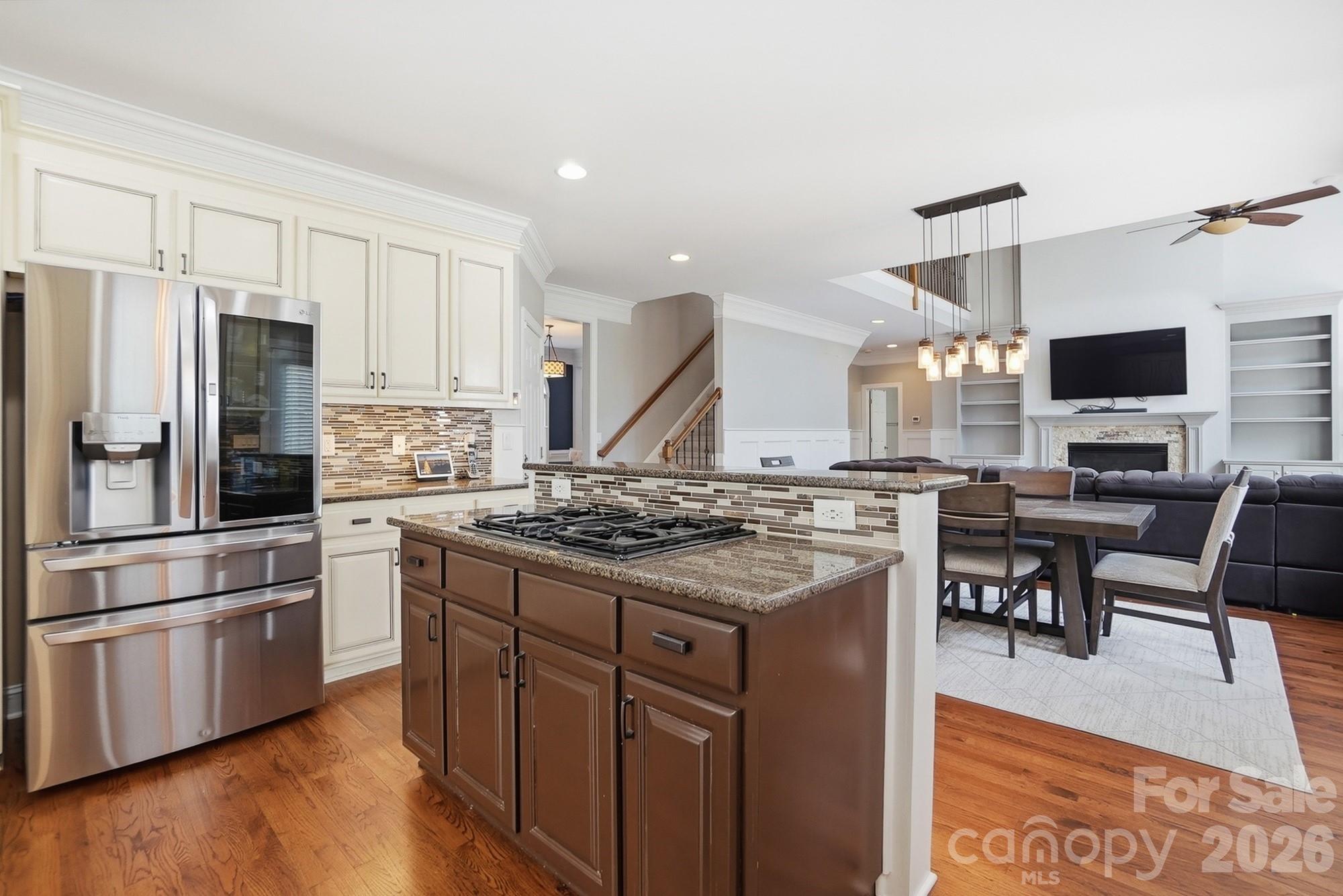 6326 Riverside Oaks Drive