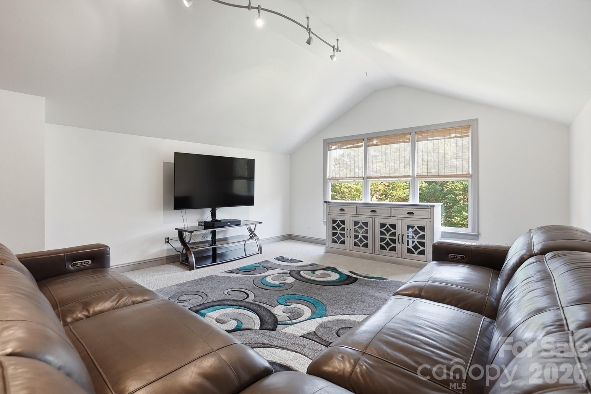 6326 Riverside Oaks Drive