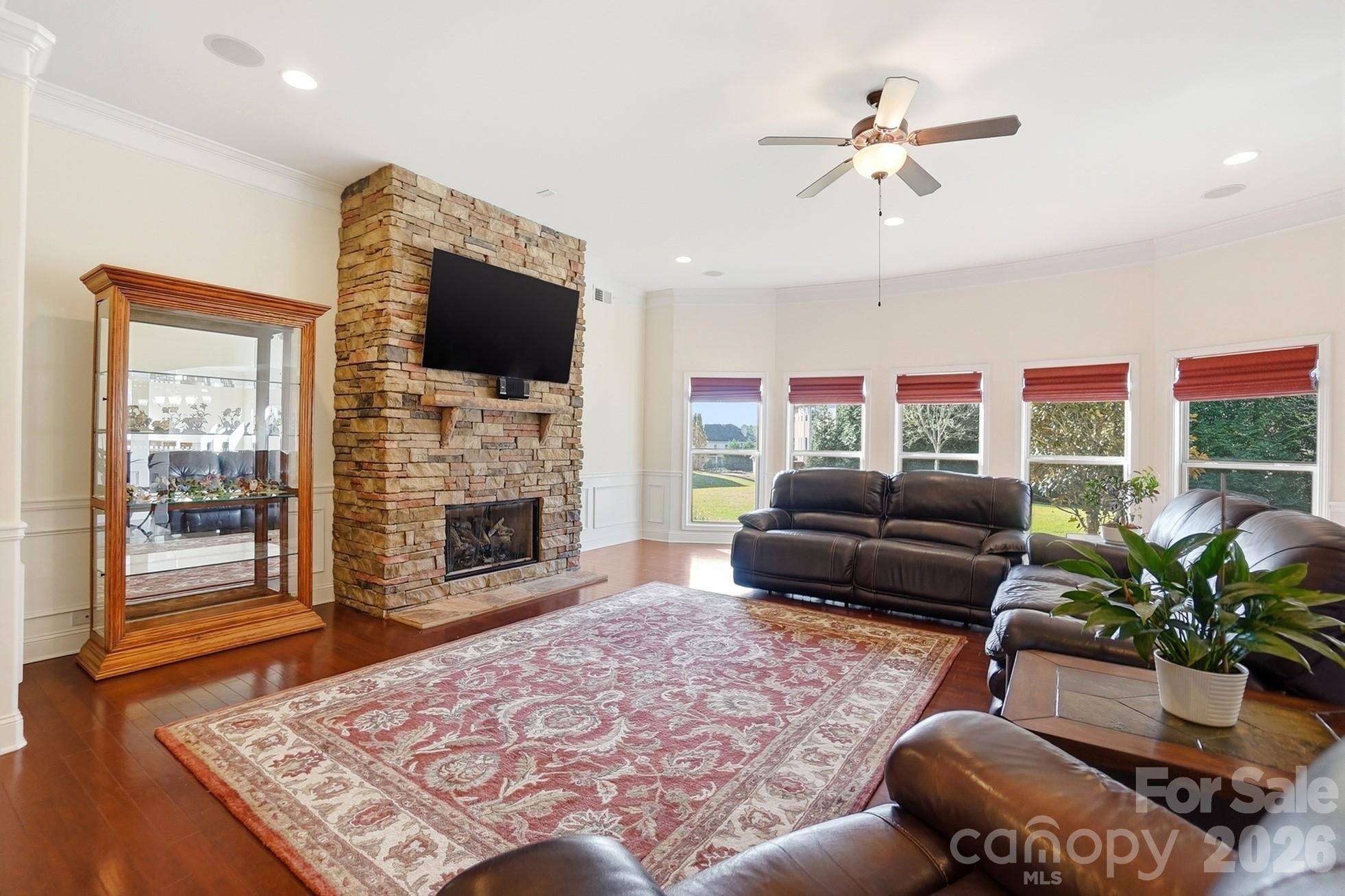 5509 Holly Hills Drive