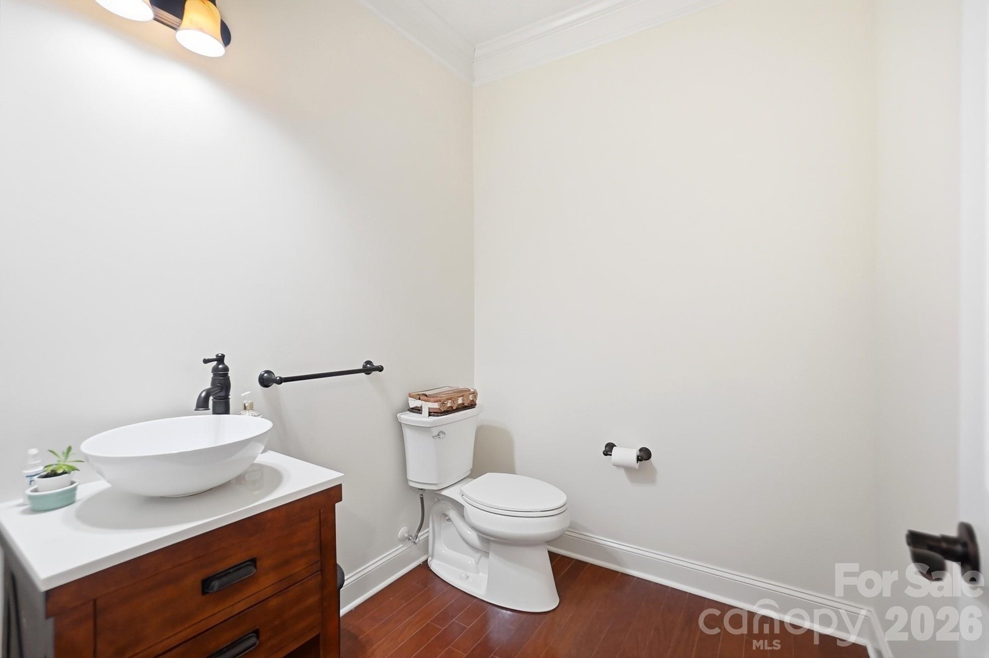 5509 Holly Hills Drive