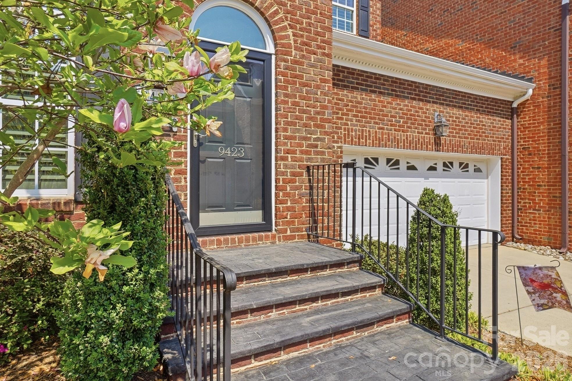 9423 Bonnie Briar Circle