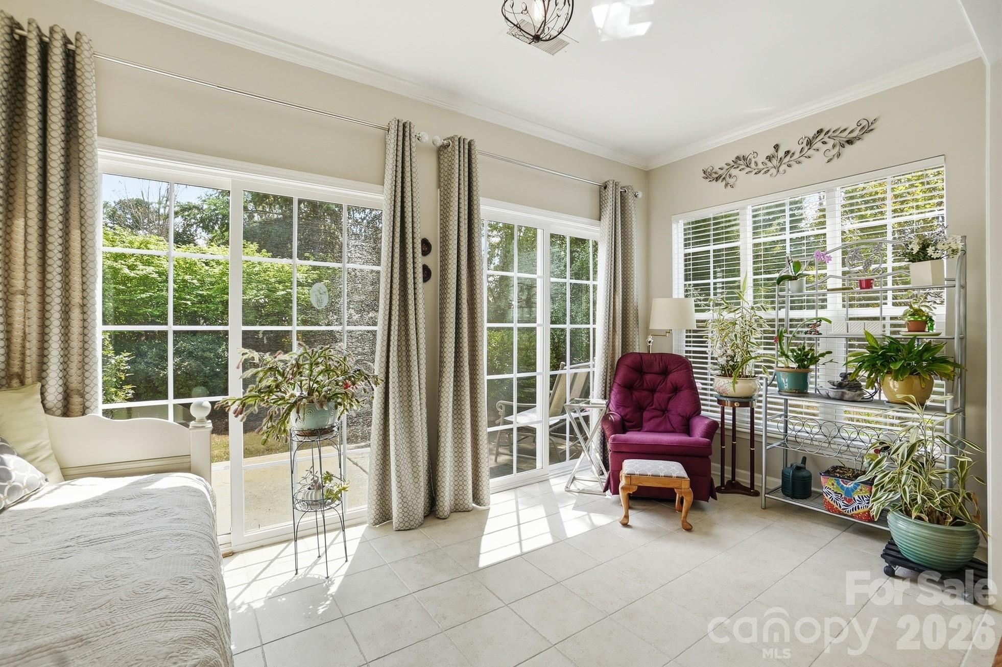 5123 Grandview Drive