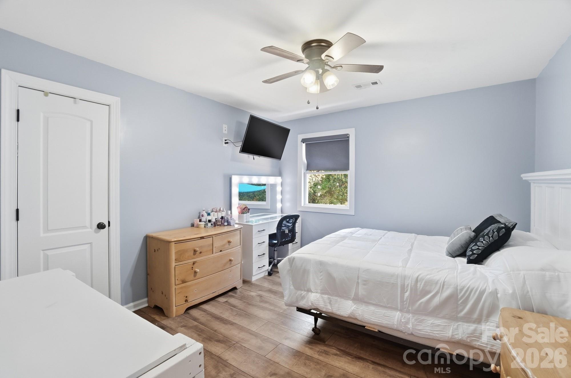 487 Linwood Road