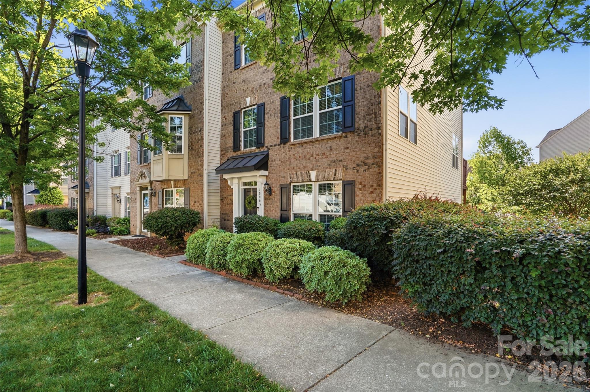 10005 Kings Parade Boulevard