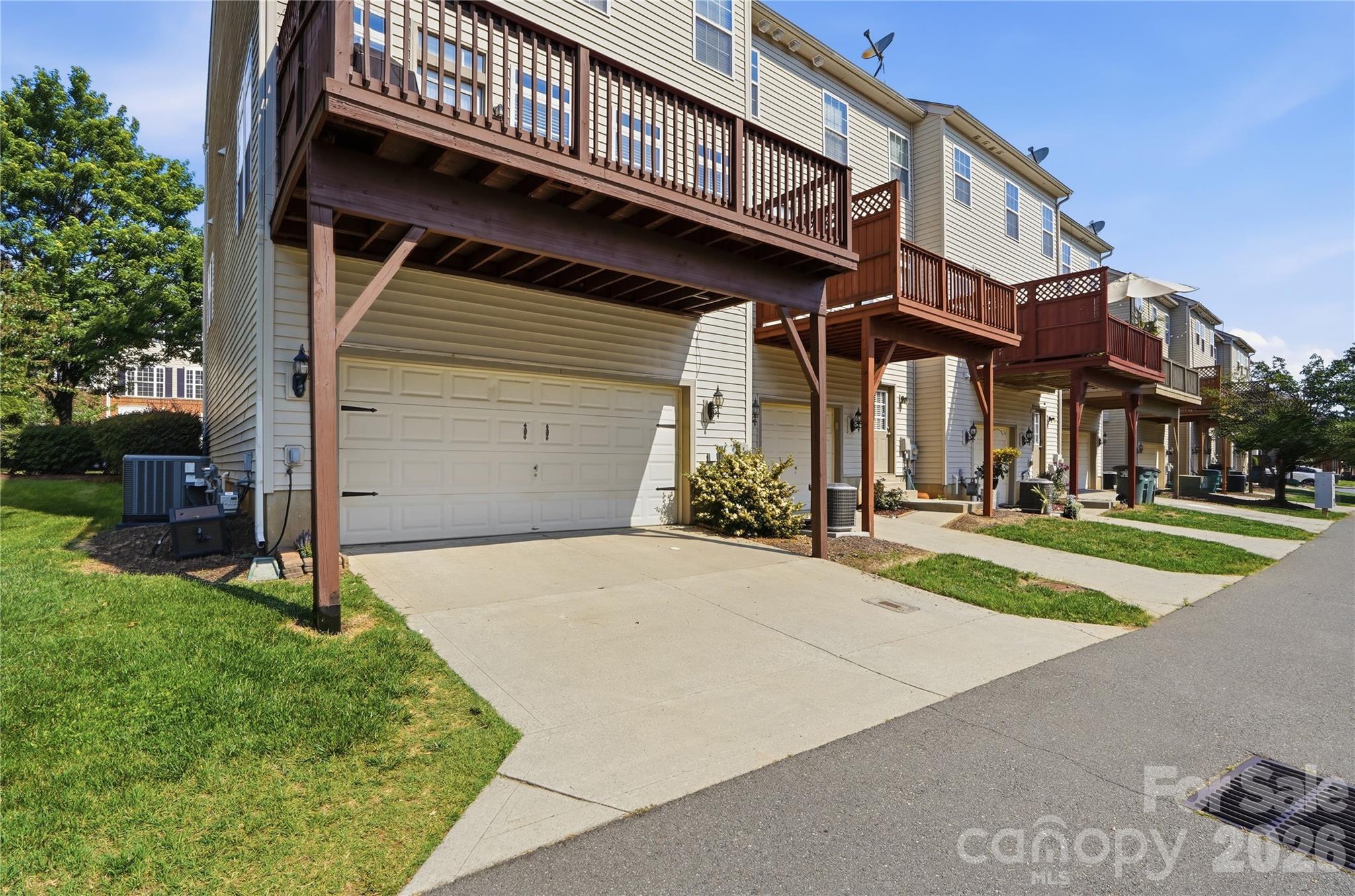 10005 Kings Parade Boulevard